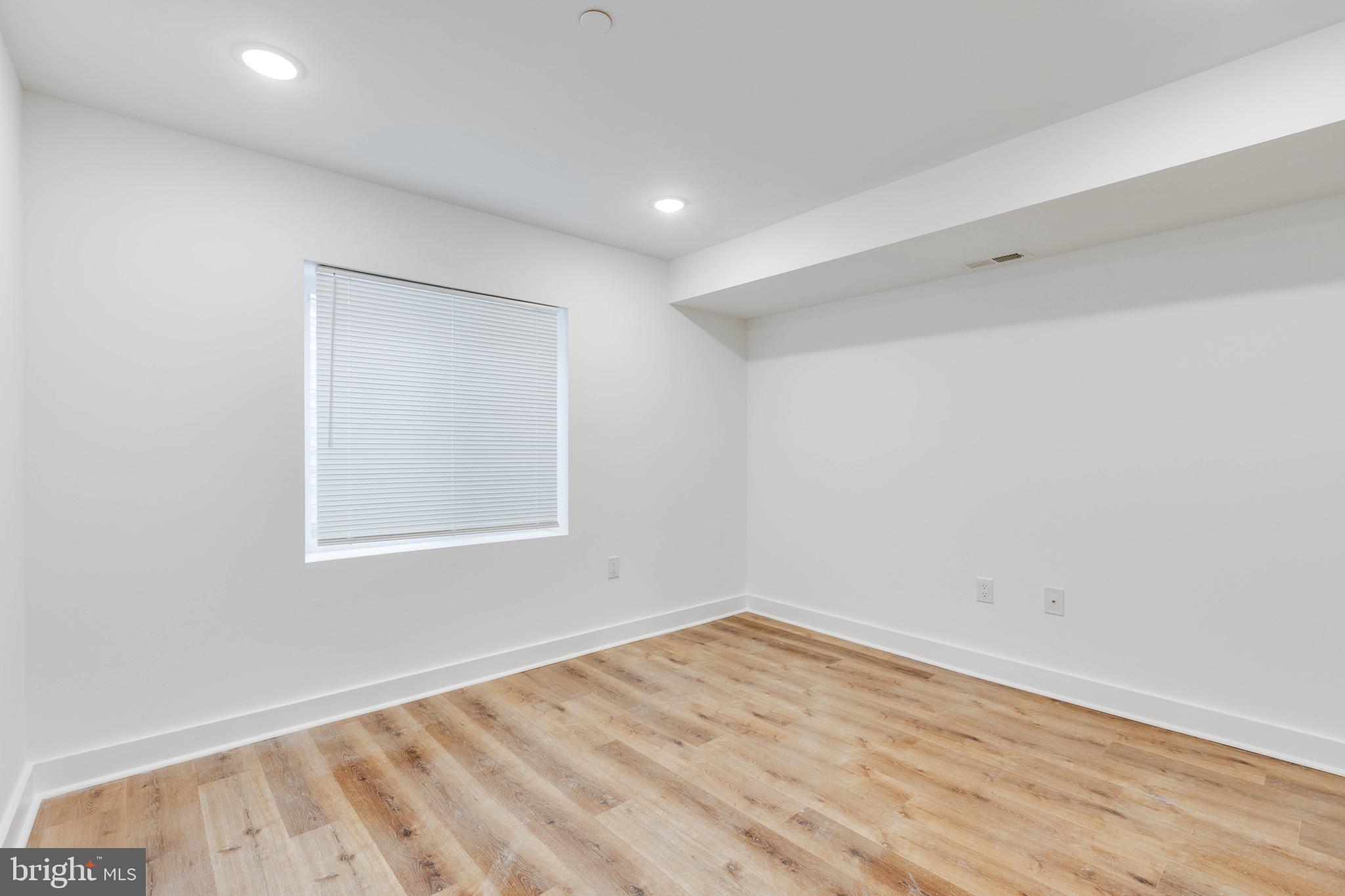 TEMPLE UNIVERSITY - Residential Lease