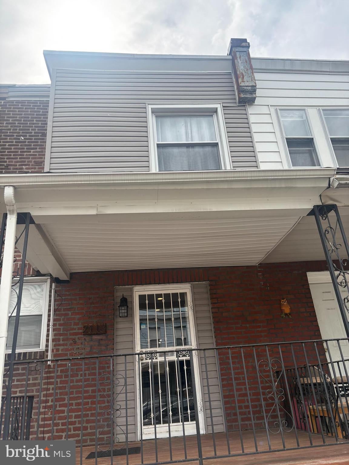 2118 BRIDGE STREET