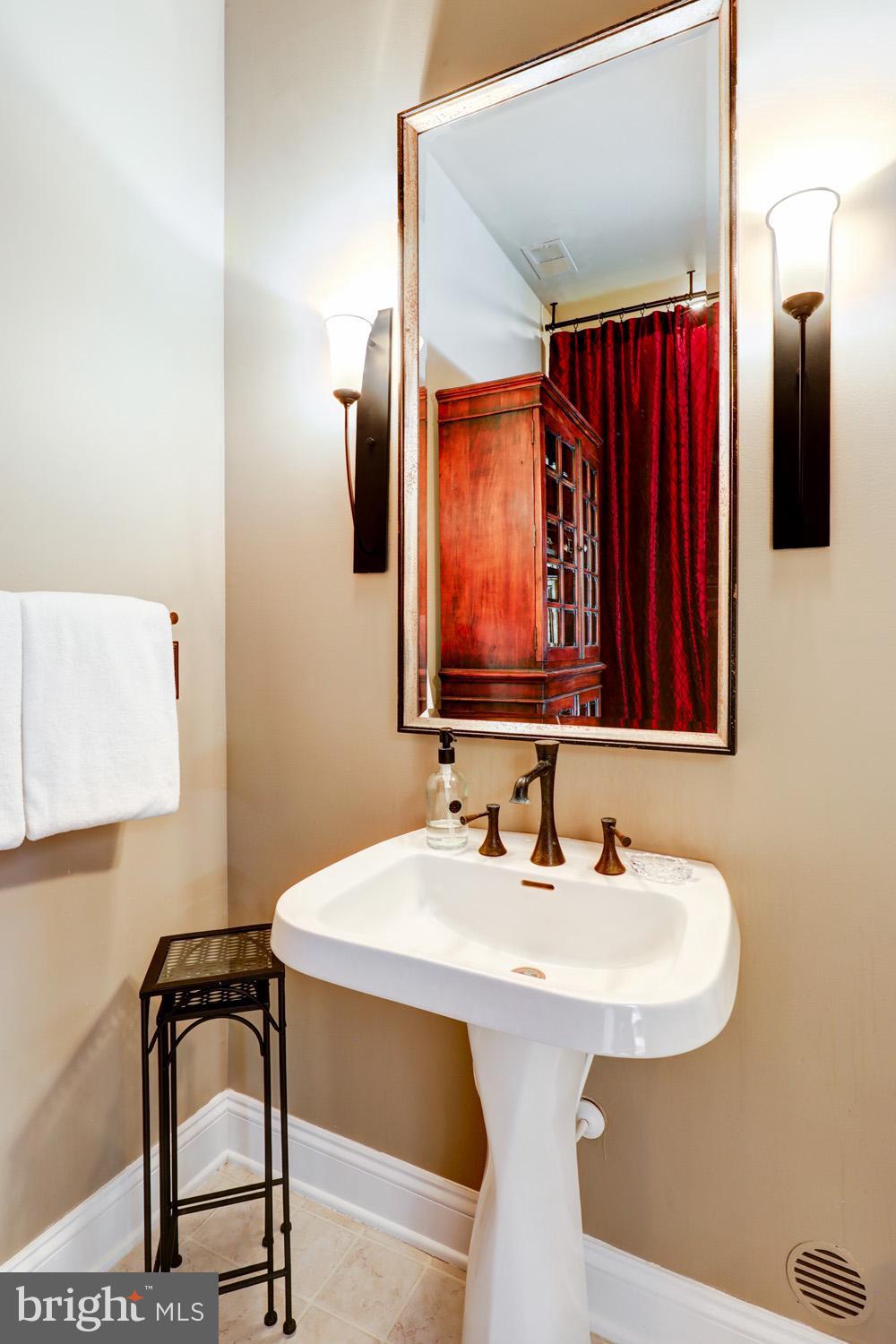 WEST VINCENT - Residential