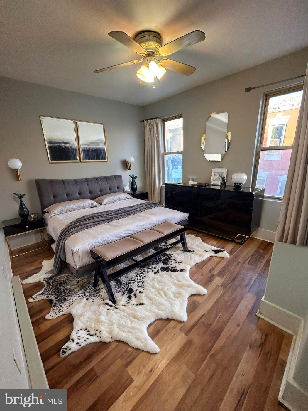 2728 W OAKDALE STREET