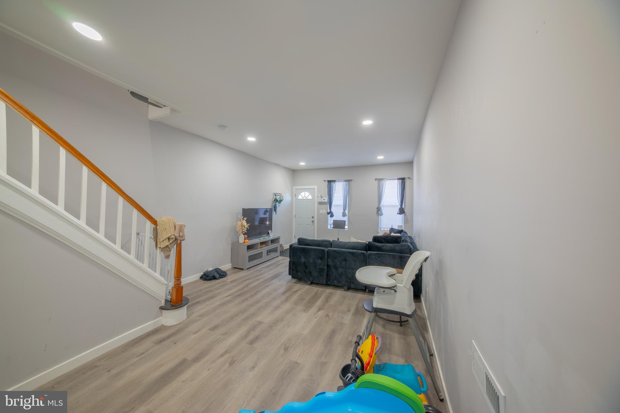 EAST KENSINGTON - Residential