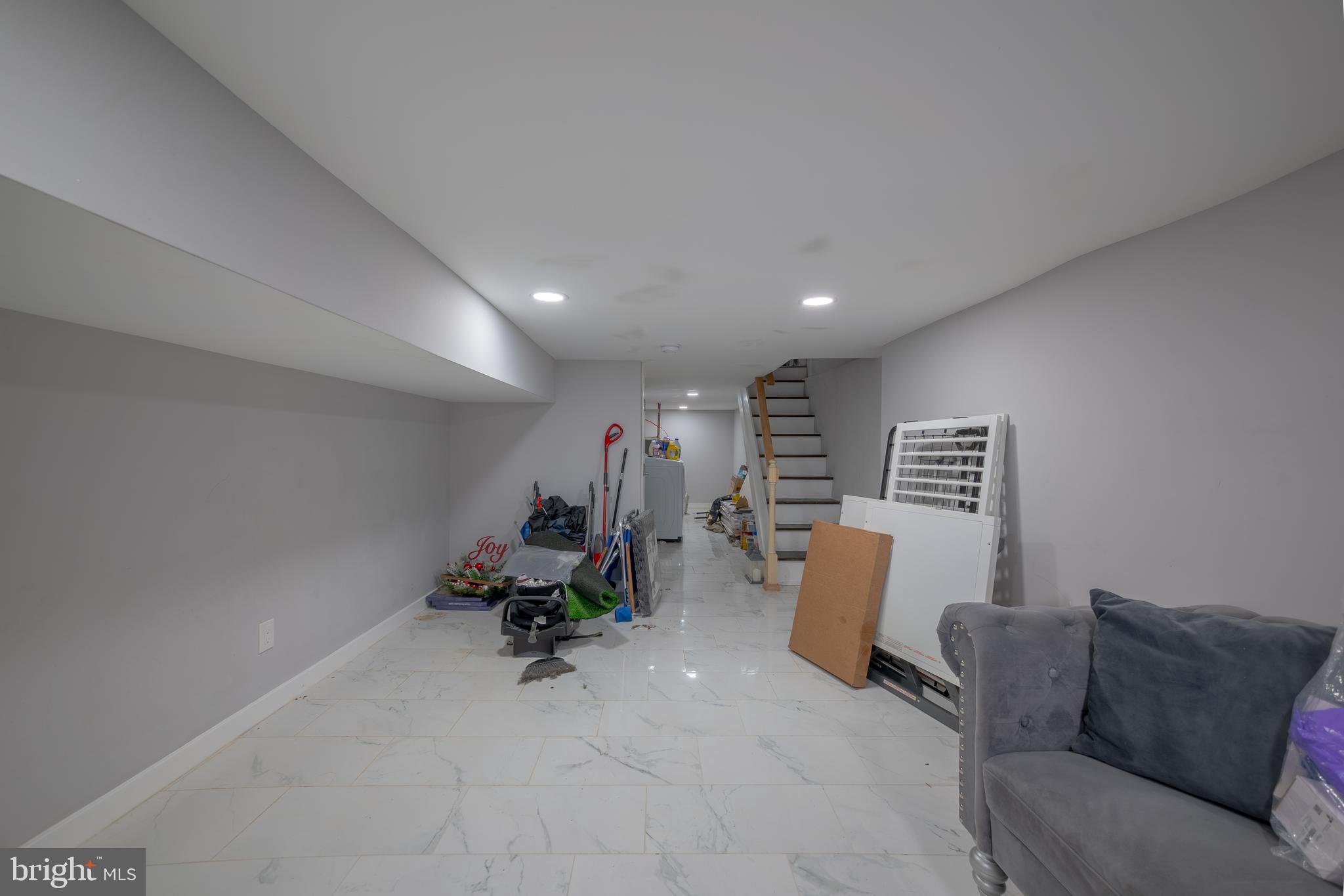 EAST KENSINGTON - Residential
