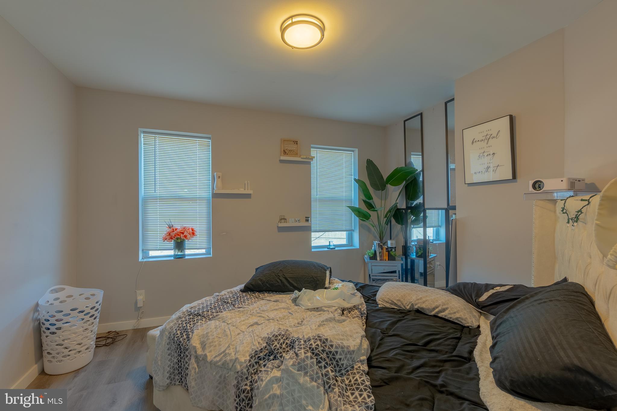 EAST KENSINGTON - Residential