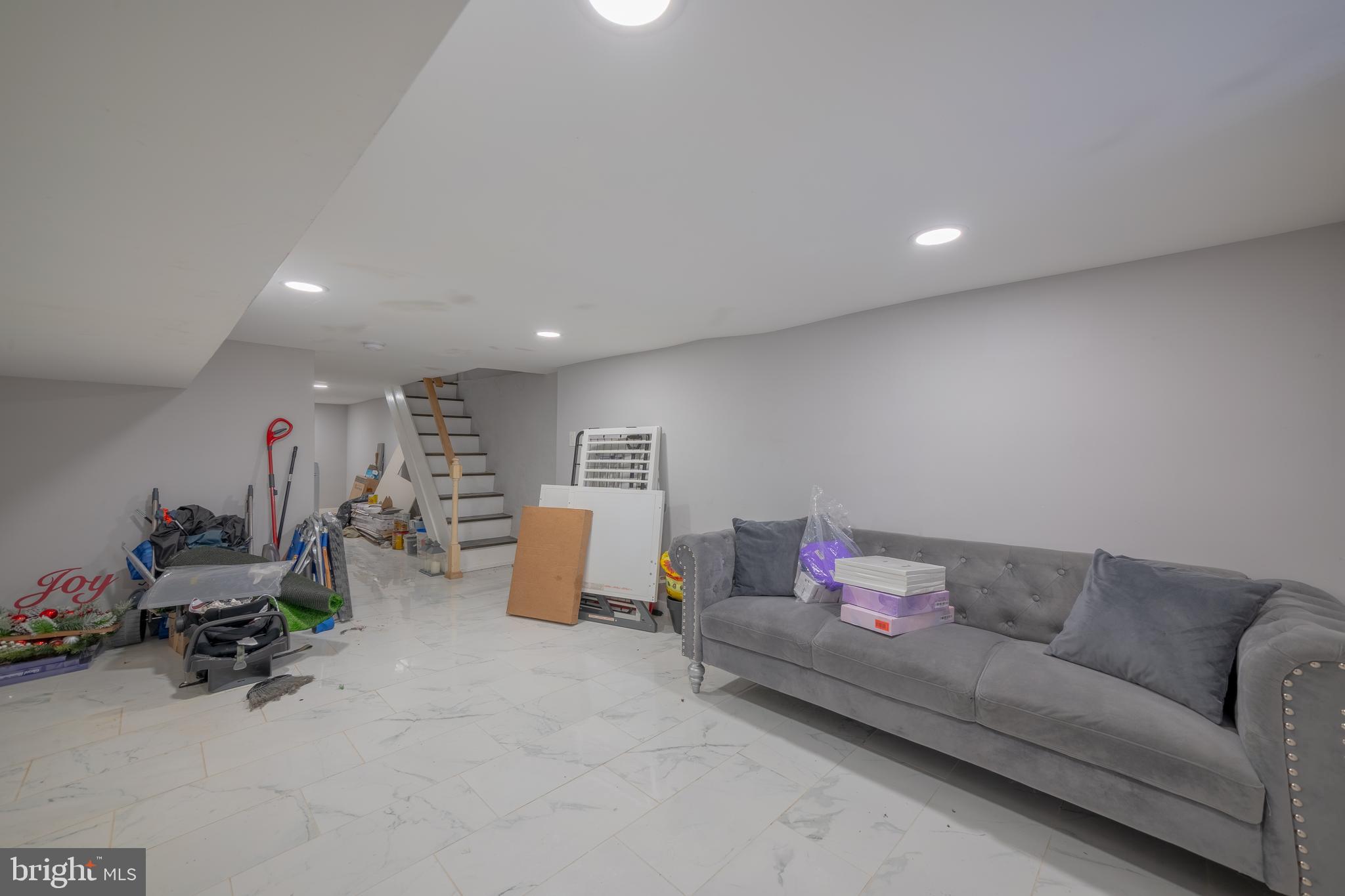 EAST KENSINGTON - Residential