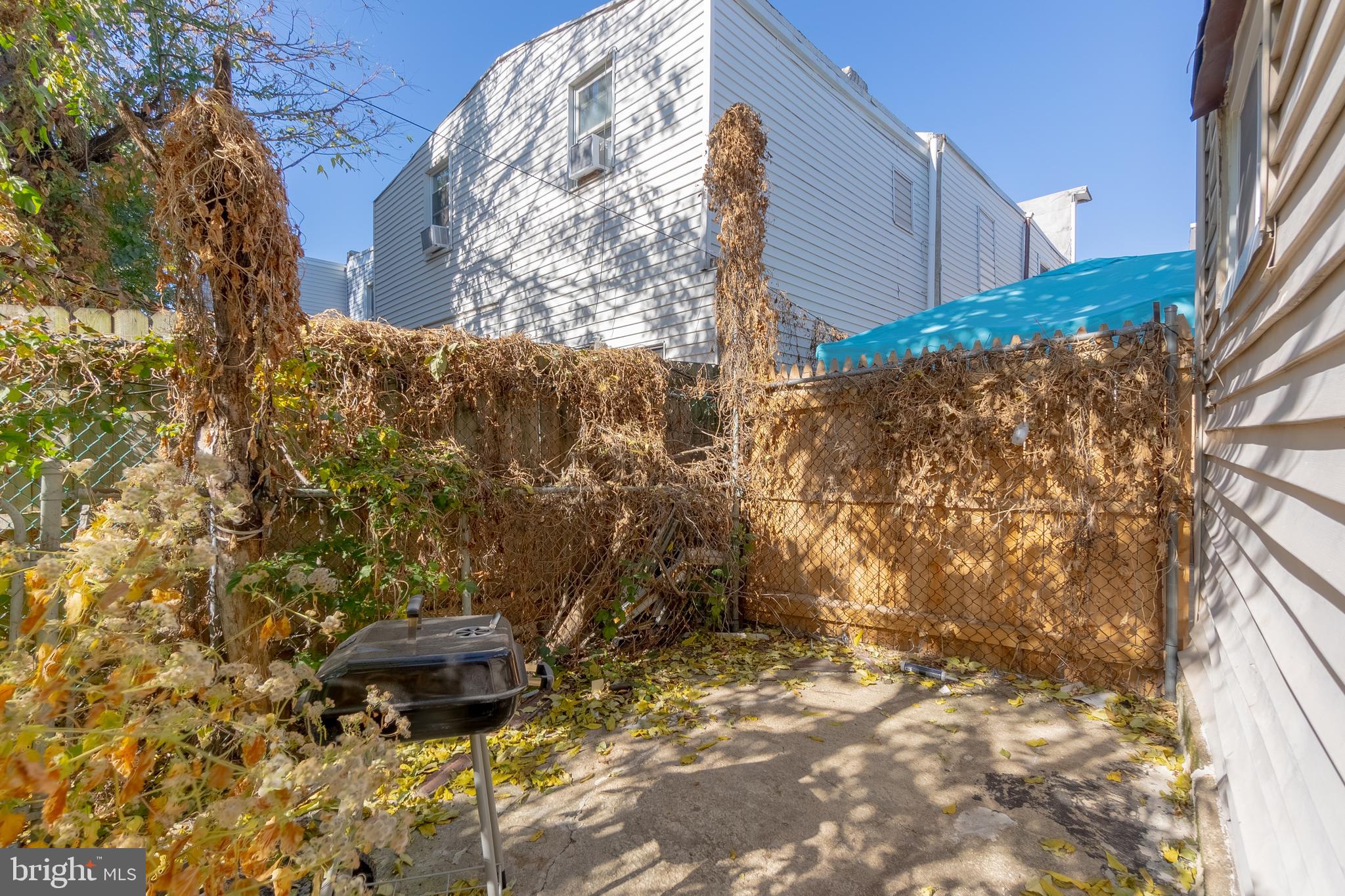 EAST KENSINGTON - Residential