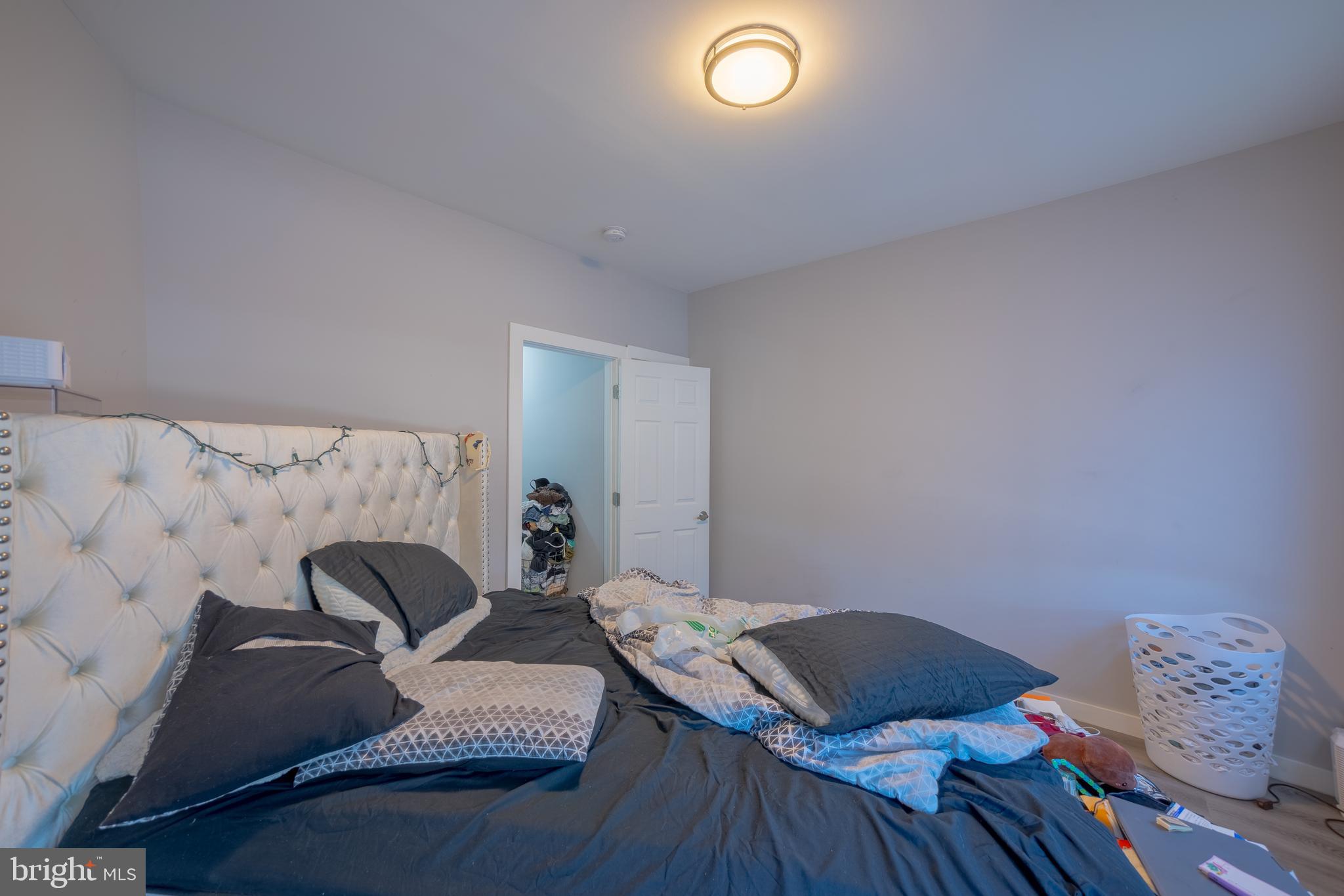 EAST KENSINGTON - Residential