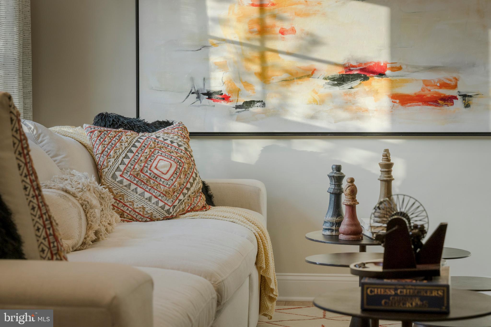 OXFORD SQUARE - Residential