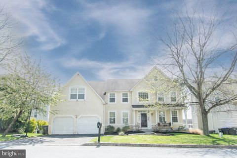 6 HUNTERS HILL DRIVE MORGANTOWN PA 19543