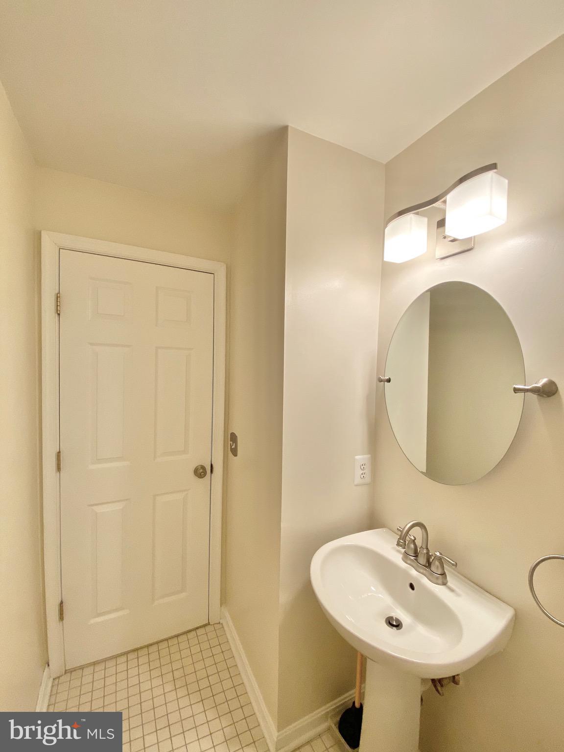 LANDS OF QUAKER VILLAGE - Residential Lease