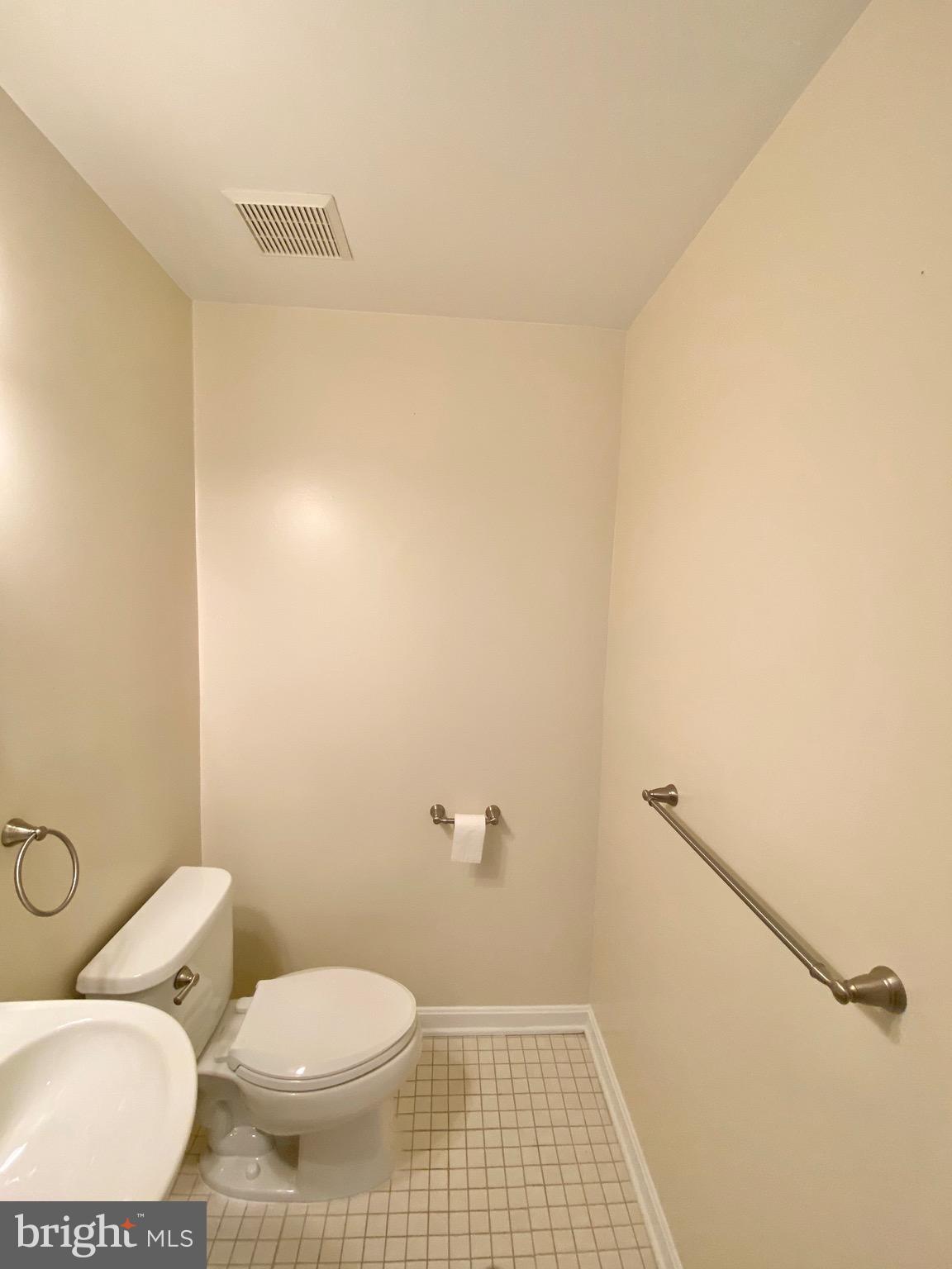 LANDS OF QUAKER VILLAGE - Residential Lease