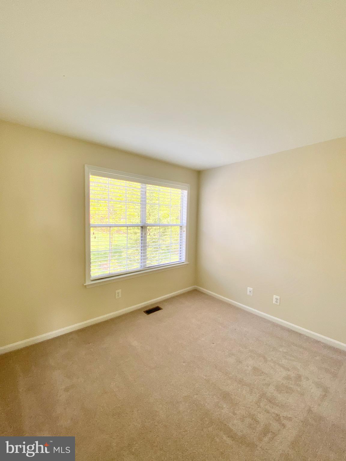 LANDS OF QUAKER VILLAGE - Residential Lease