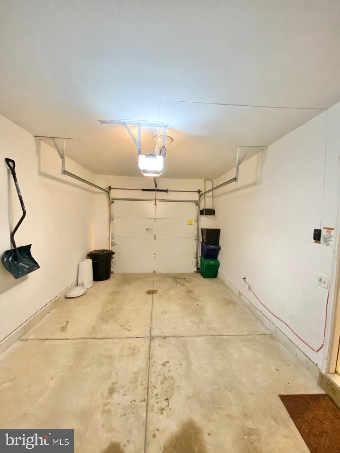 LANDS OF QUAKER VILLAGE - Residential Lease