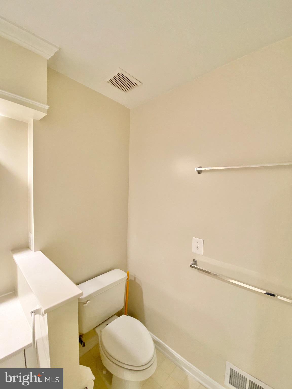 LANDS OF QUAKER VILLAGE - Residential Lease