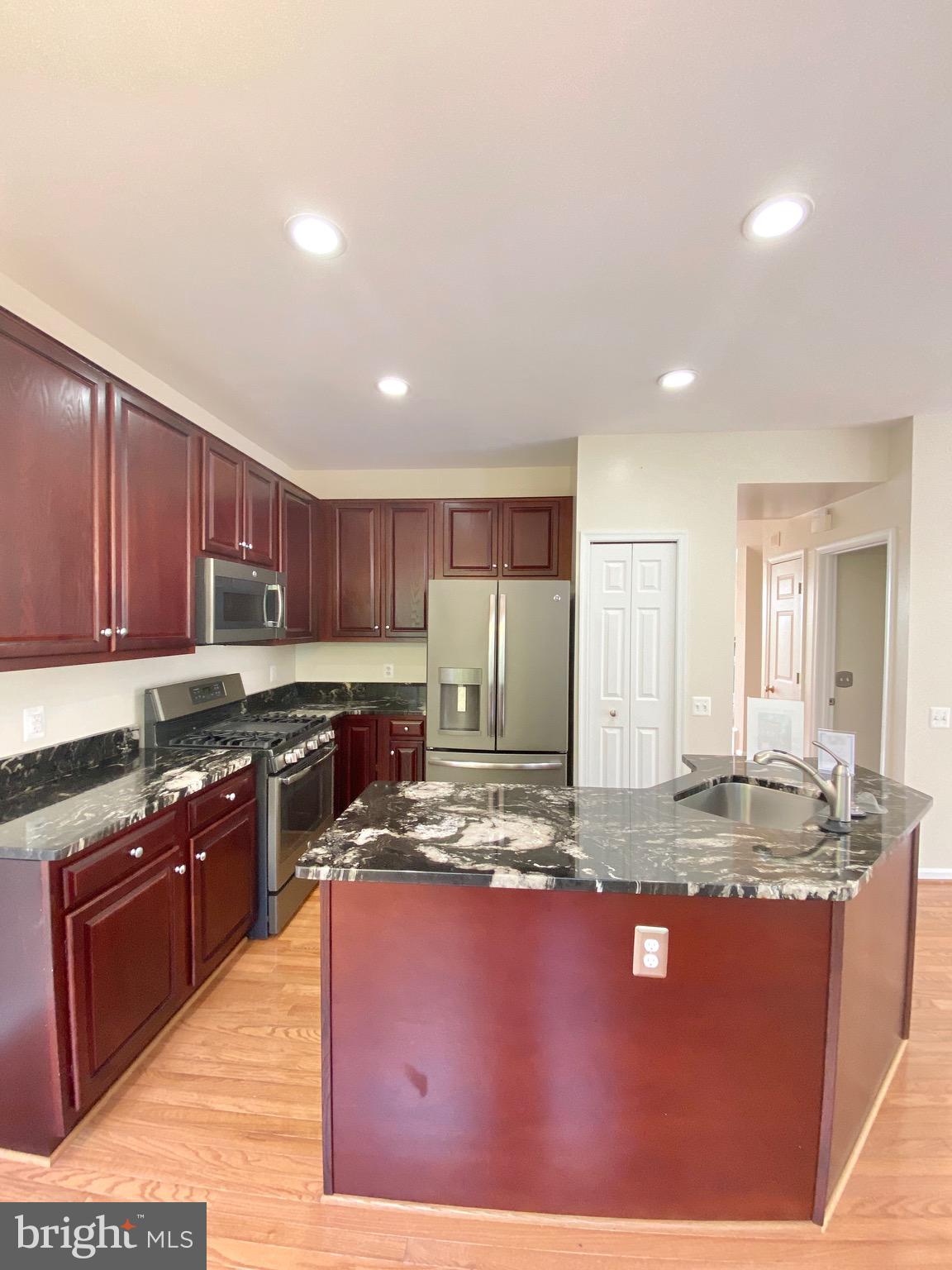 LANDS OF QUAKER VILLAGE - Residential Lease