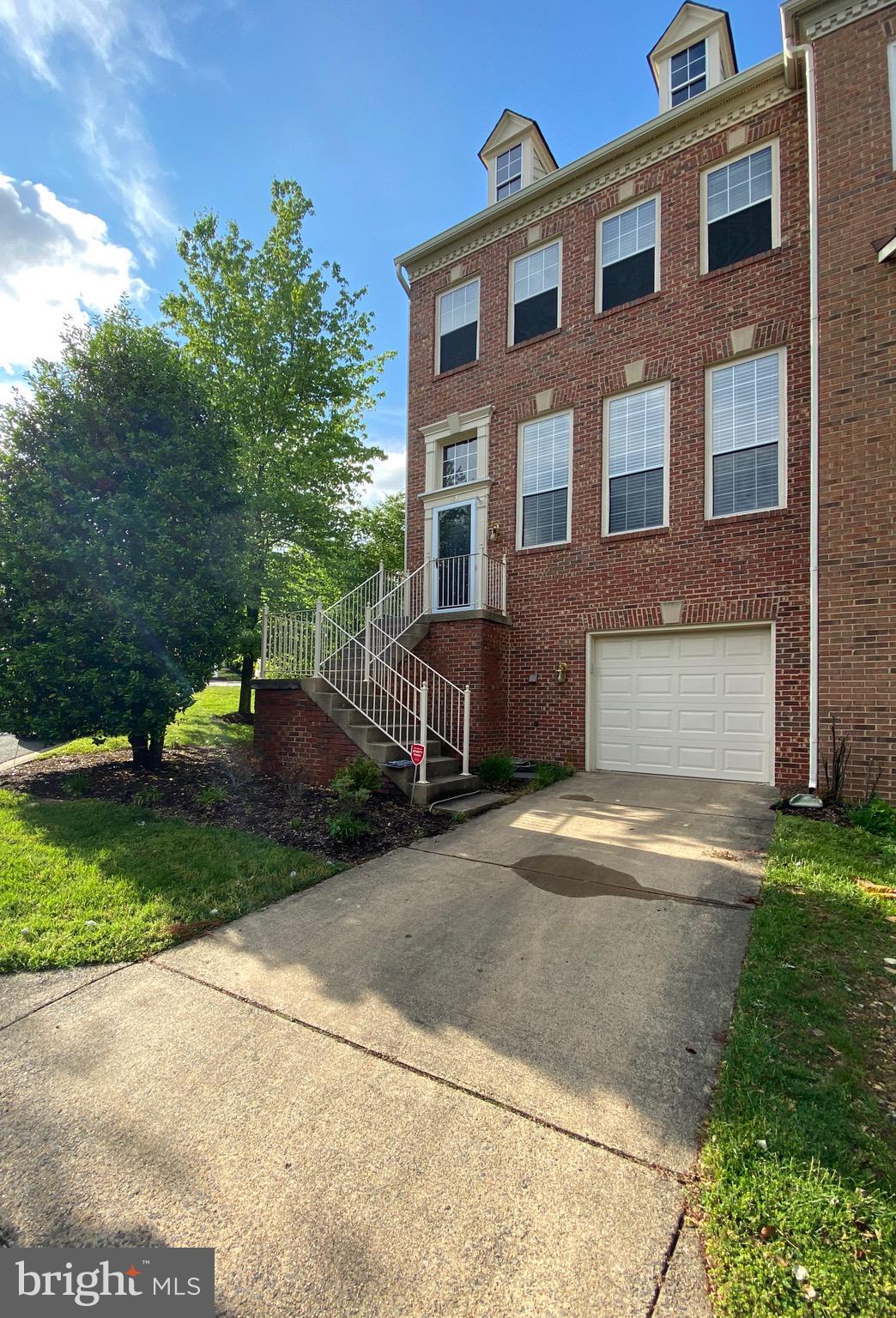 LANDS OF QUAKER VILLAGE - Residential Lease