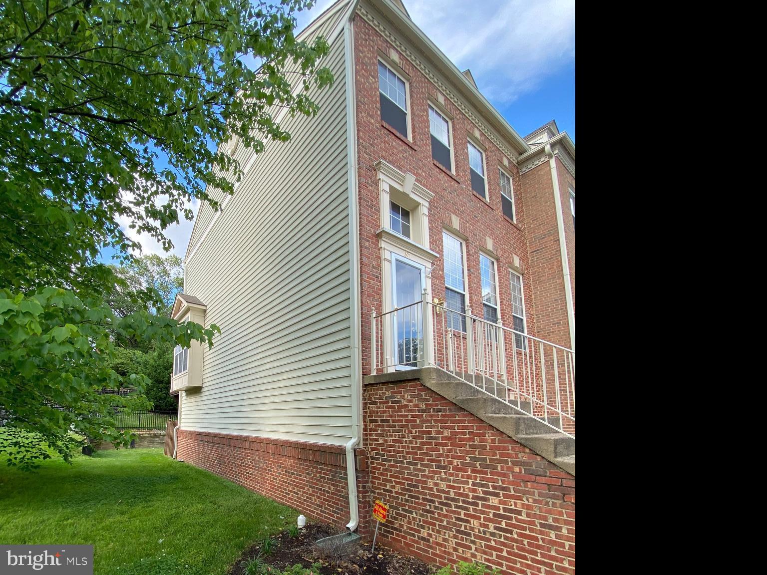 LANDS OF QUAKER VILLAGE - Residential Lease