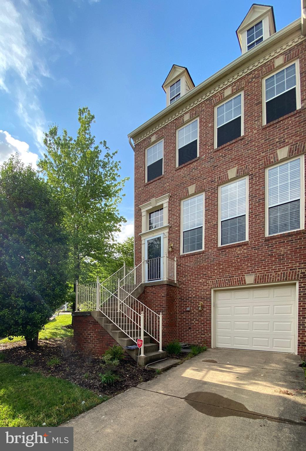 LANDS OF QUAKER VILLAGE - Residential Lease