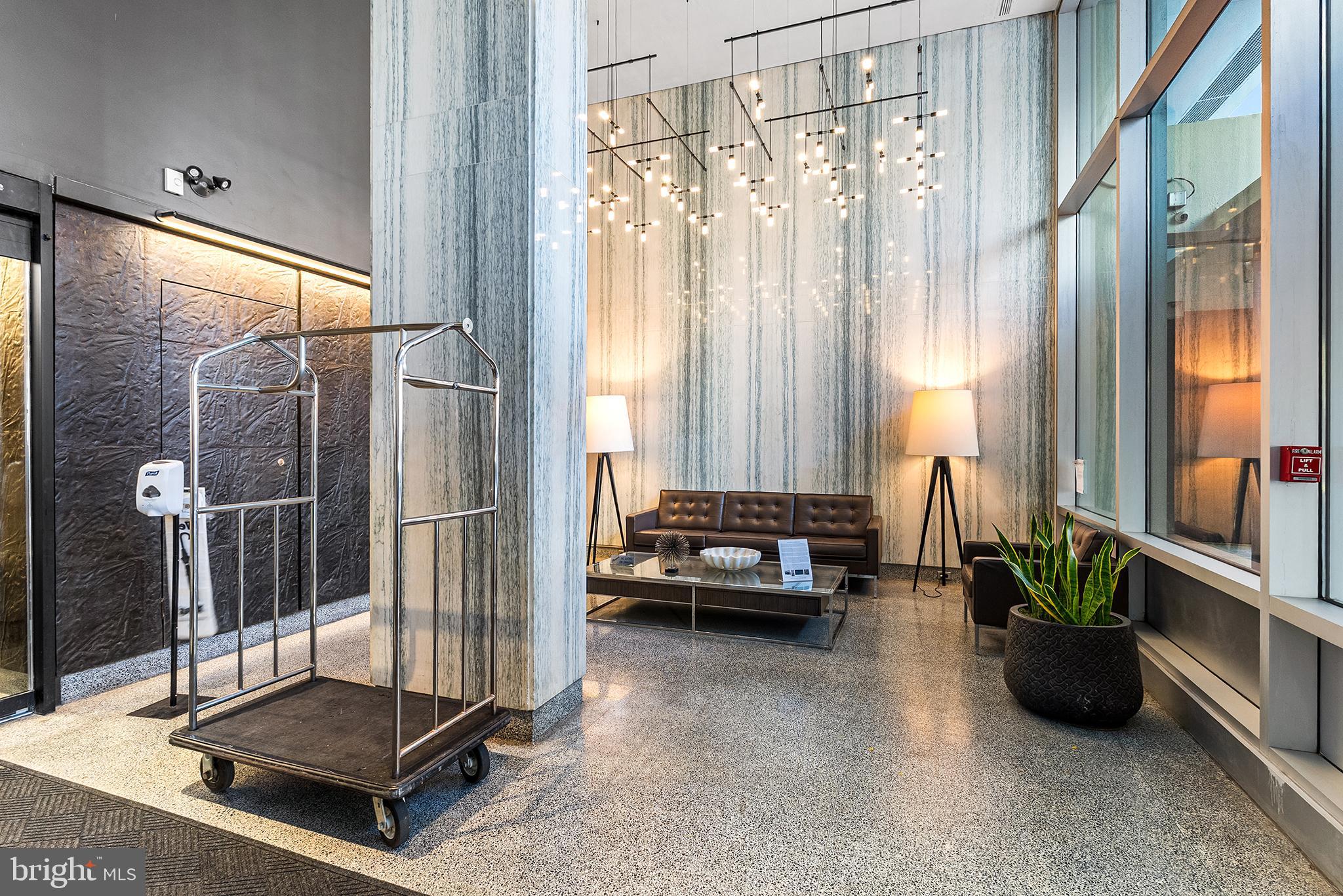 WASHINGTON SQ - Residential