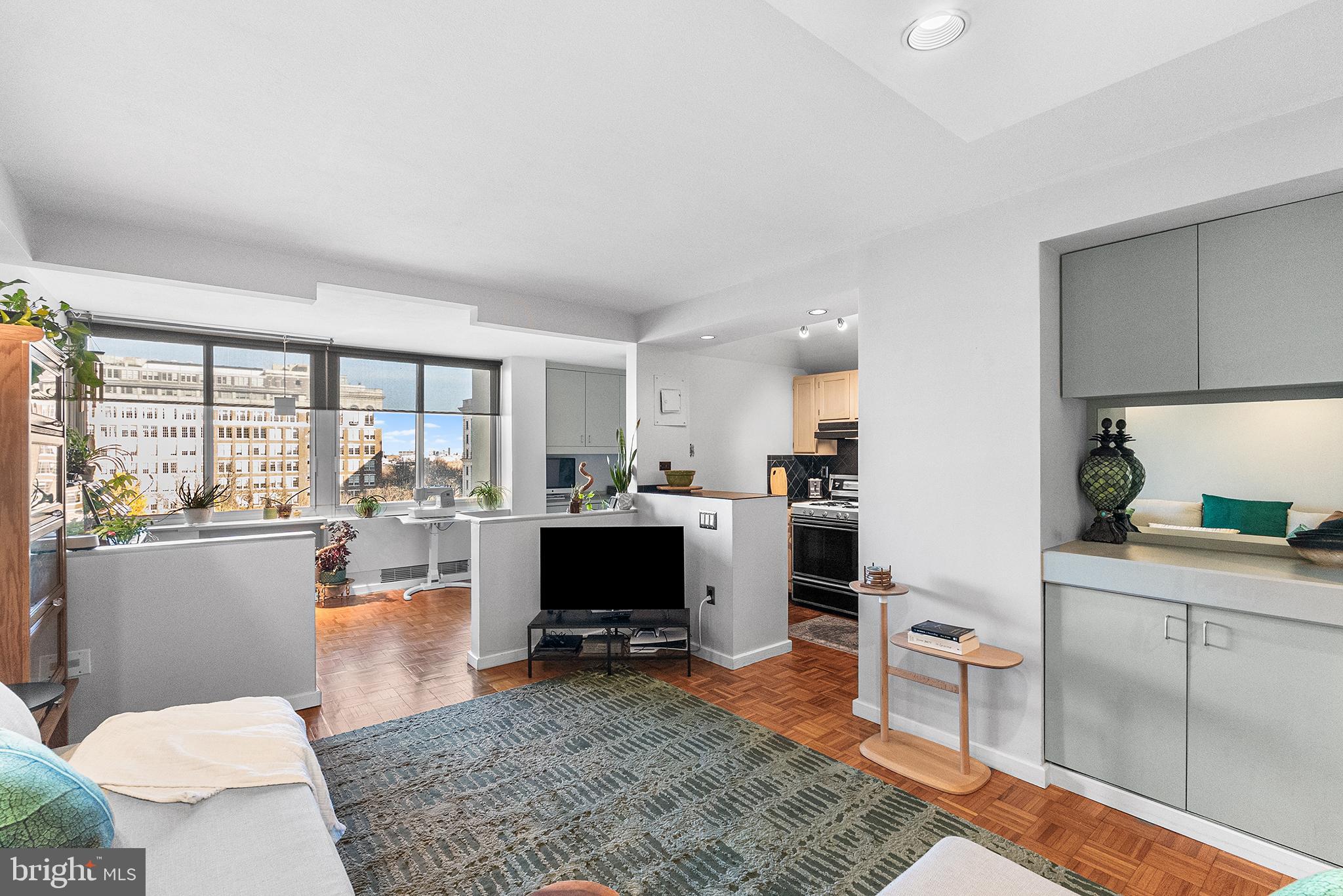 WASHINGTON SQ - Residential