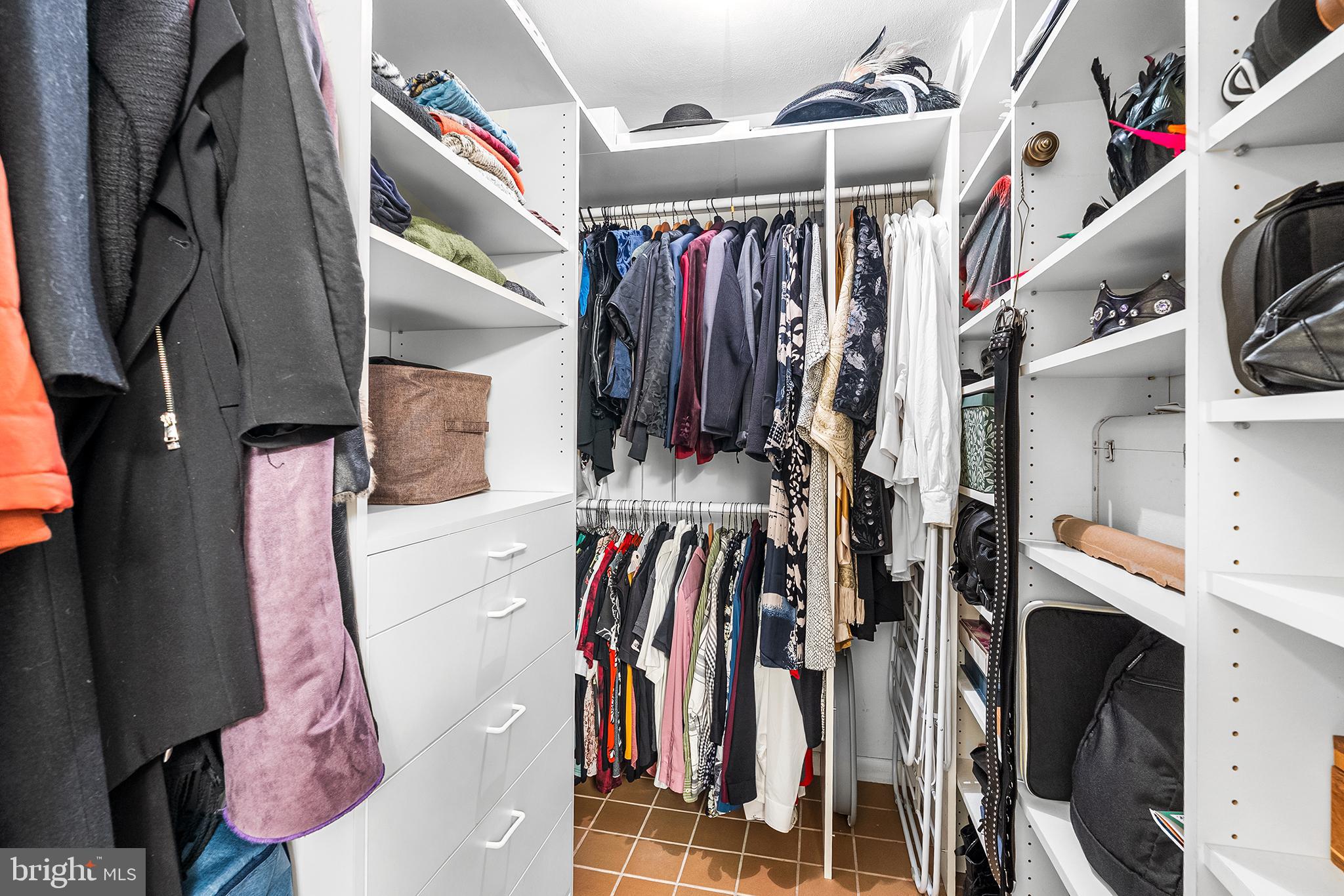 WASHINGTON SQ - Residential