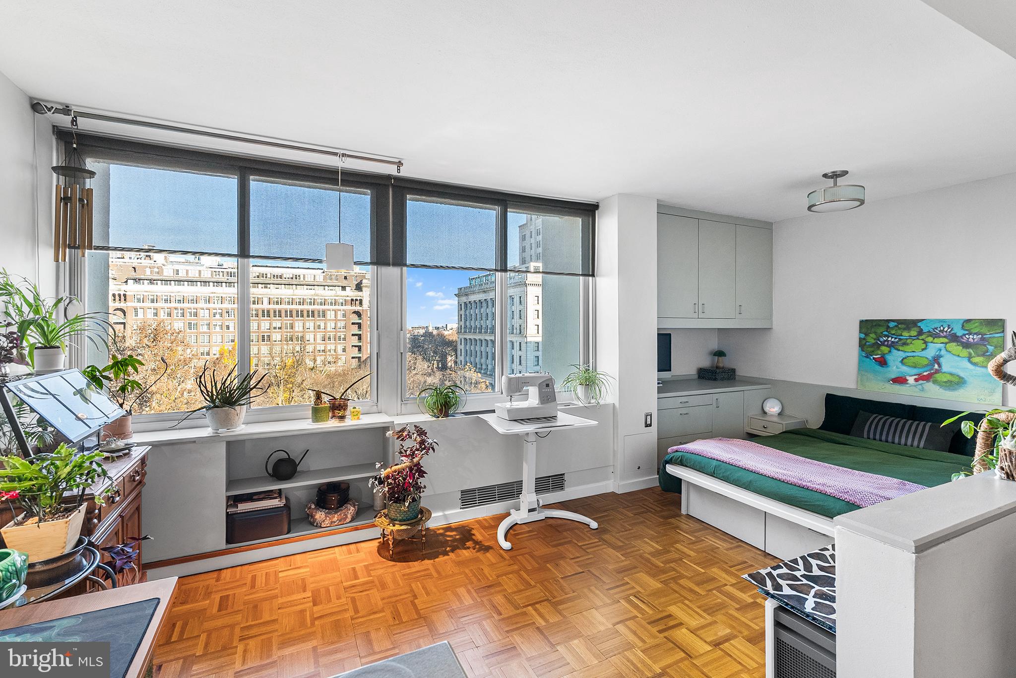 WASHINGTON SQ - Residential