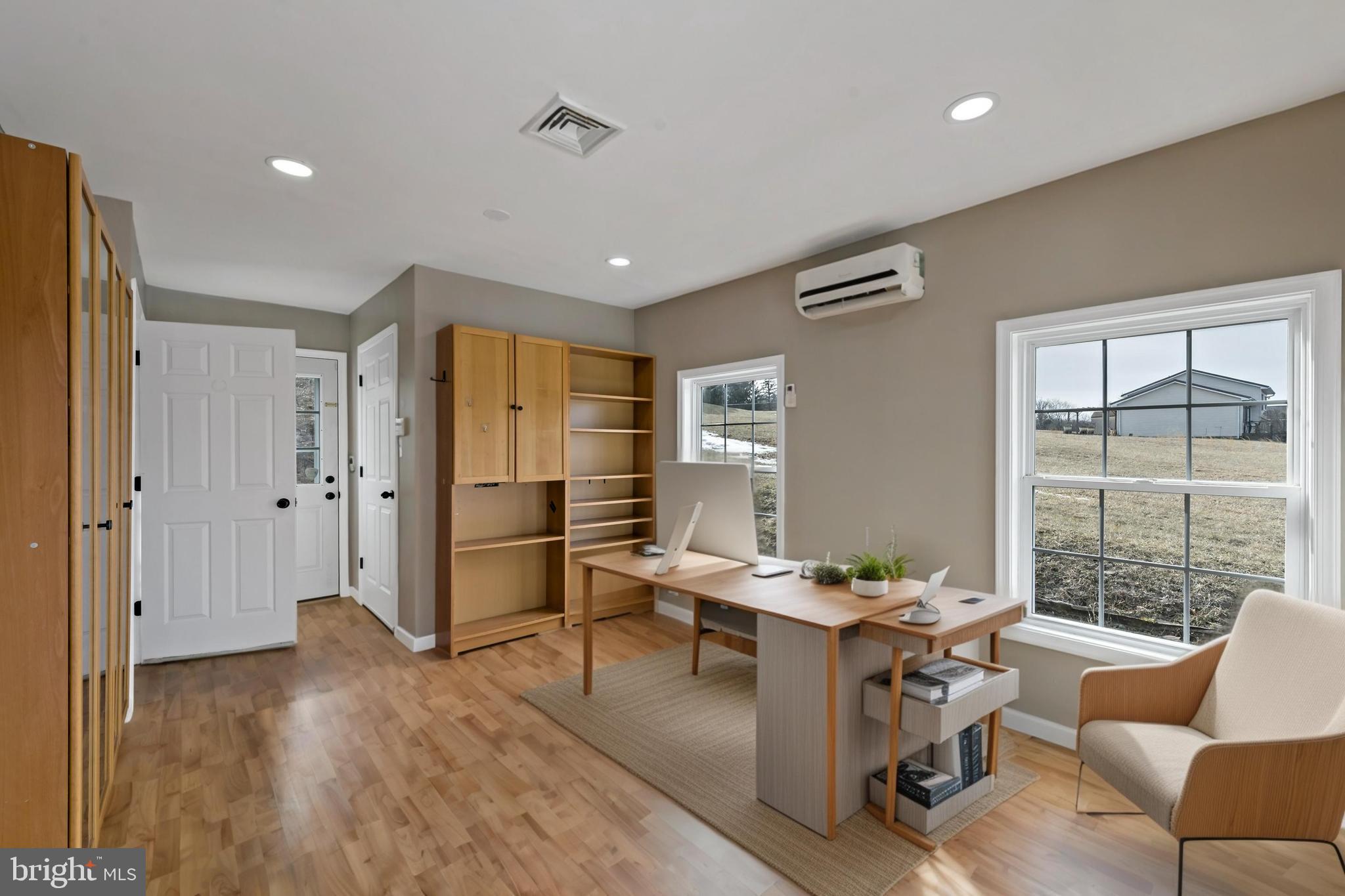 LAKE WYNONAH - Residential