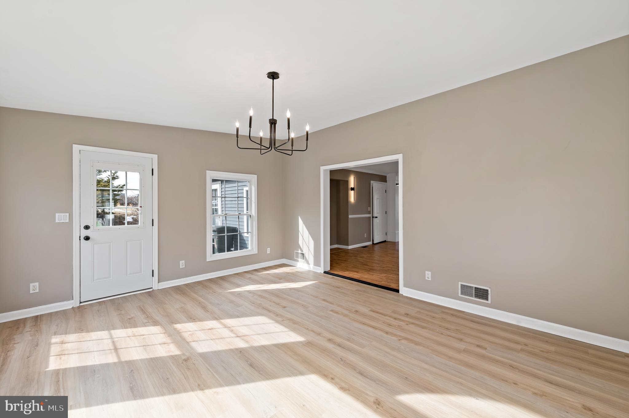 LAKE WYNONAH - Residential