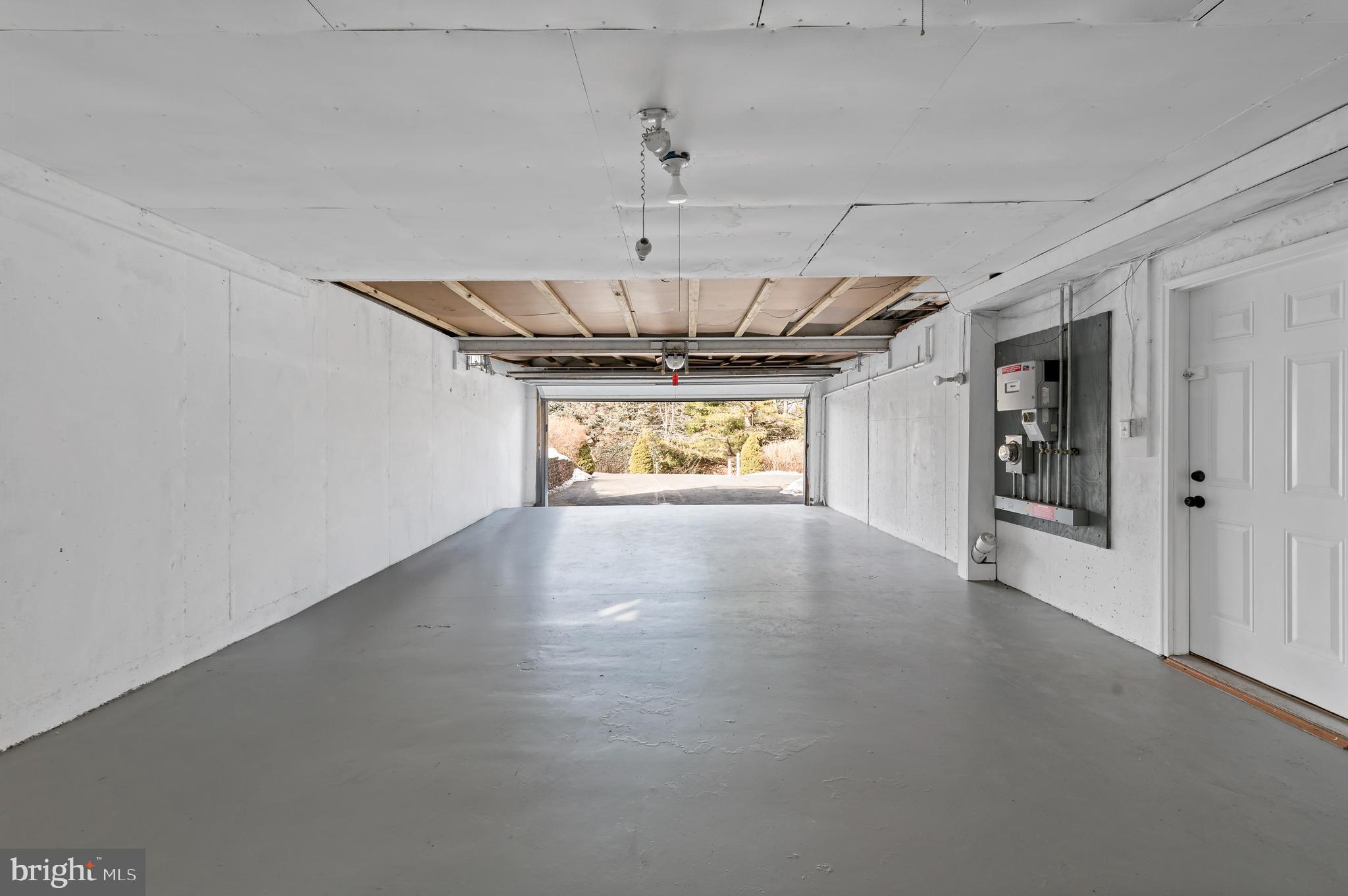 LAKE WYNONAH - Residential