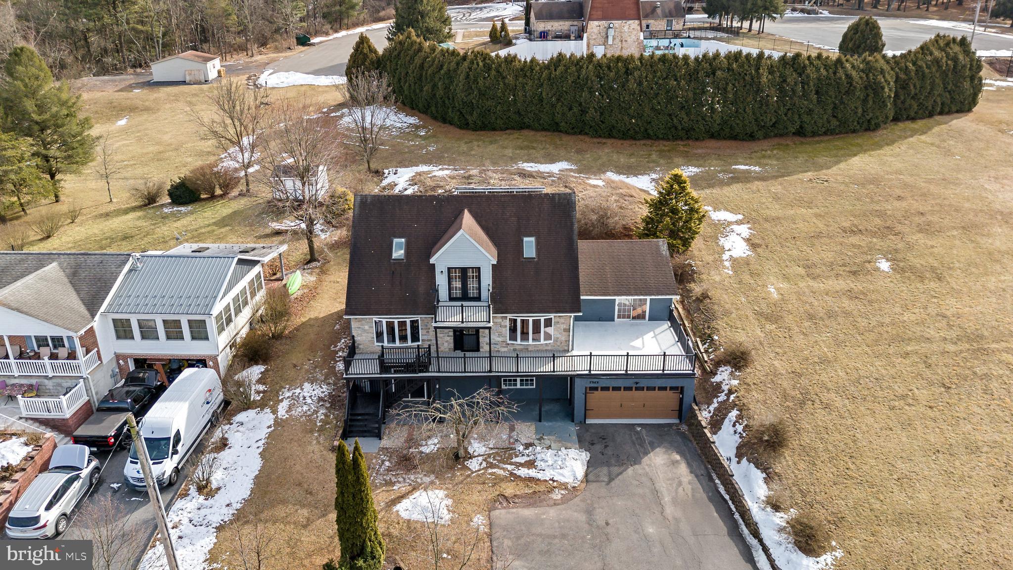 LAKE WYNONAH - Residential