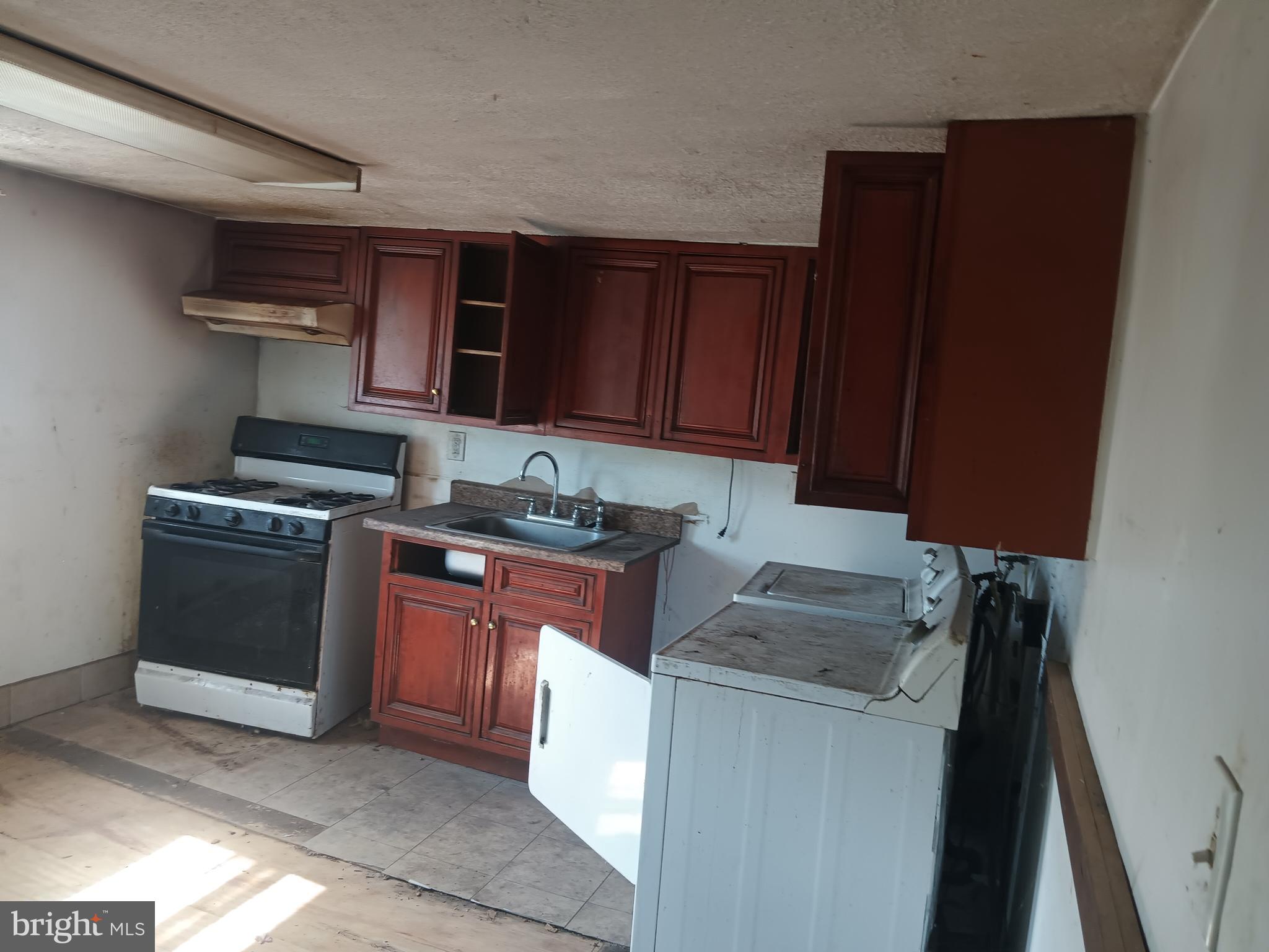 SHIPLEY HILL - Residential