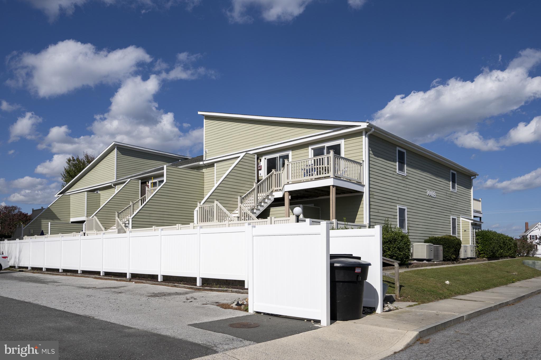 14409 LIGHTHOUSE AVENUE 11