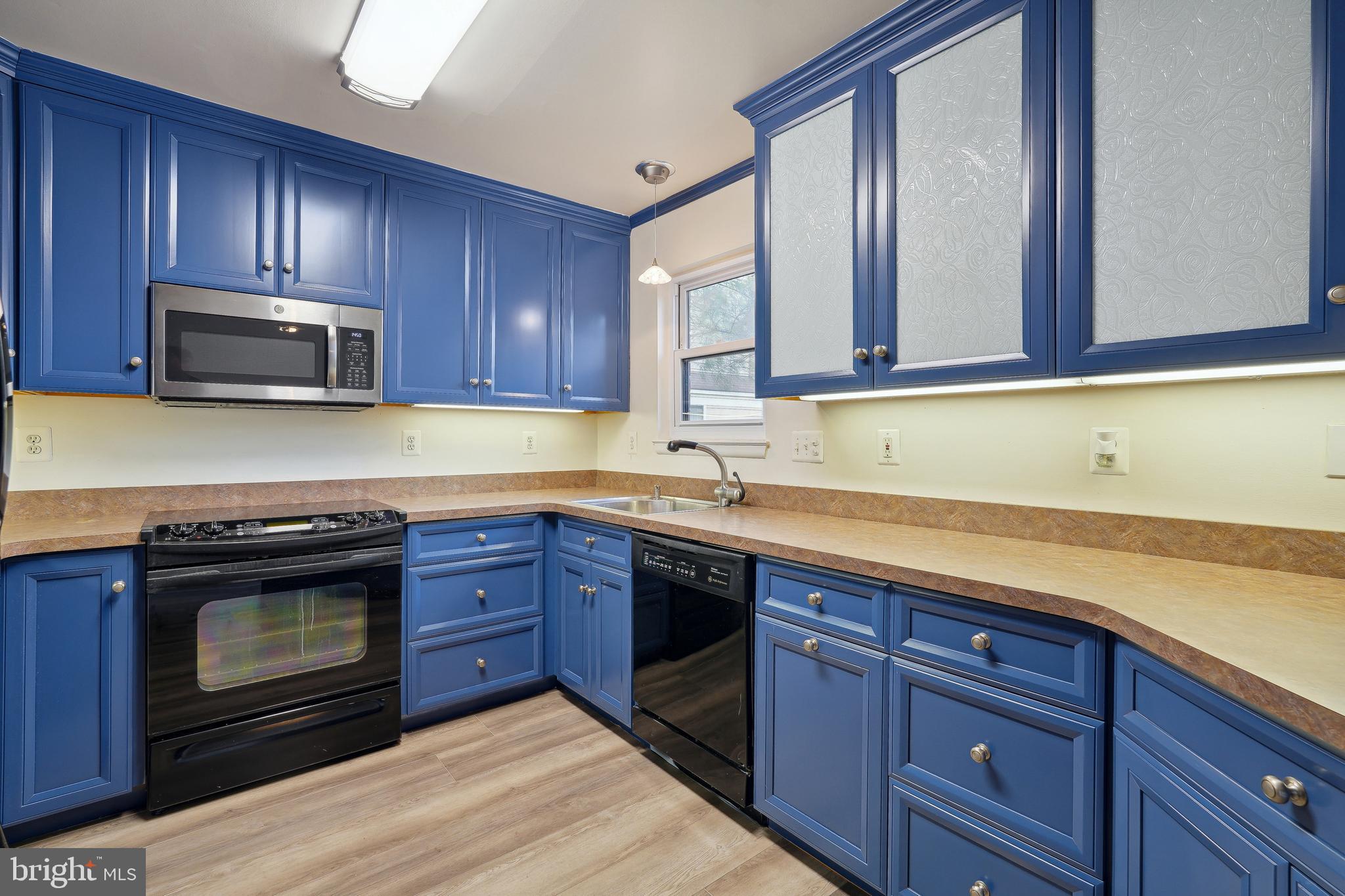 GROSVENOR MEWS - Residential Lease