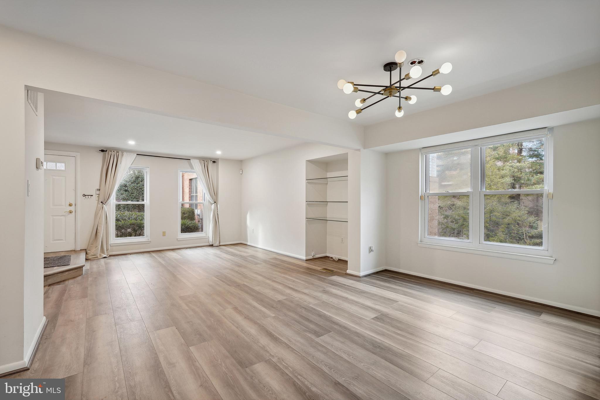 GROSVENOR MEWS - Residential Lease