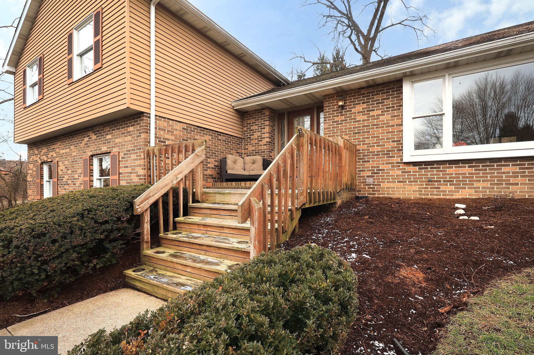 1359 SANDPIPER DRIVE