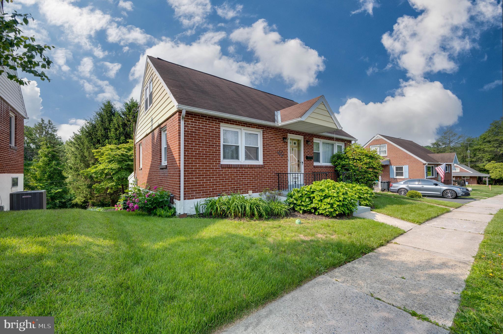 GOVERNORS POINTE - Residential