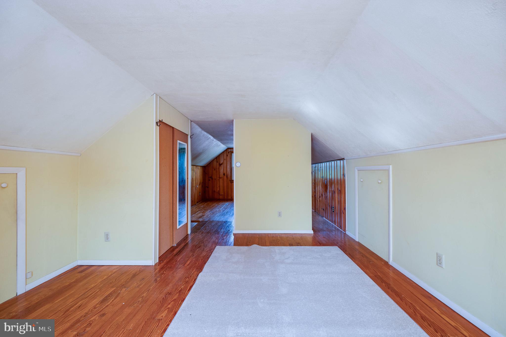 GOVERNORS POINTE - Residential