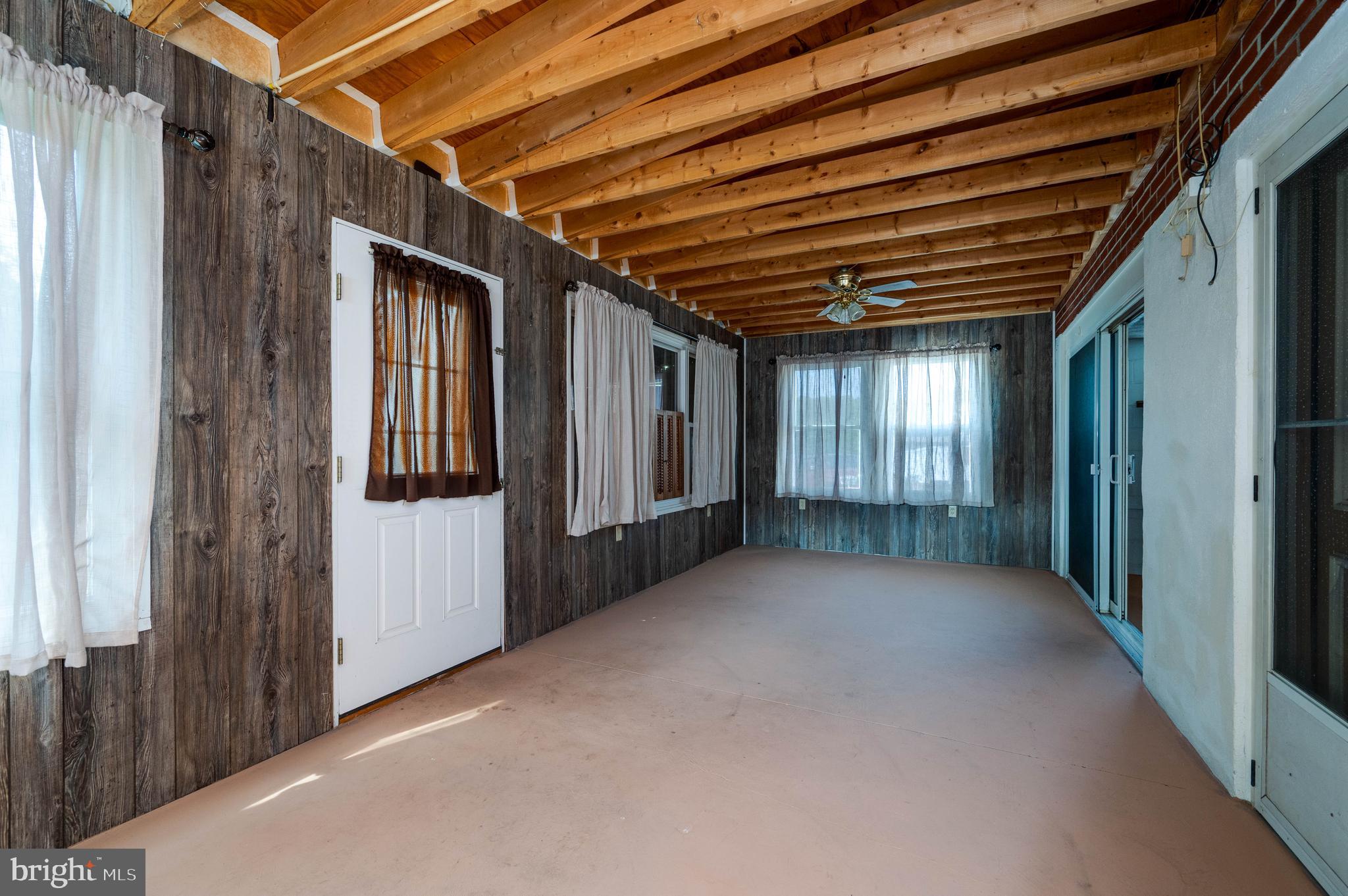 GOVERNORS POINTE - Residential