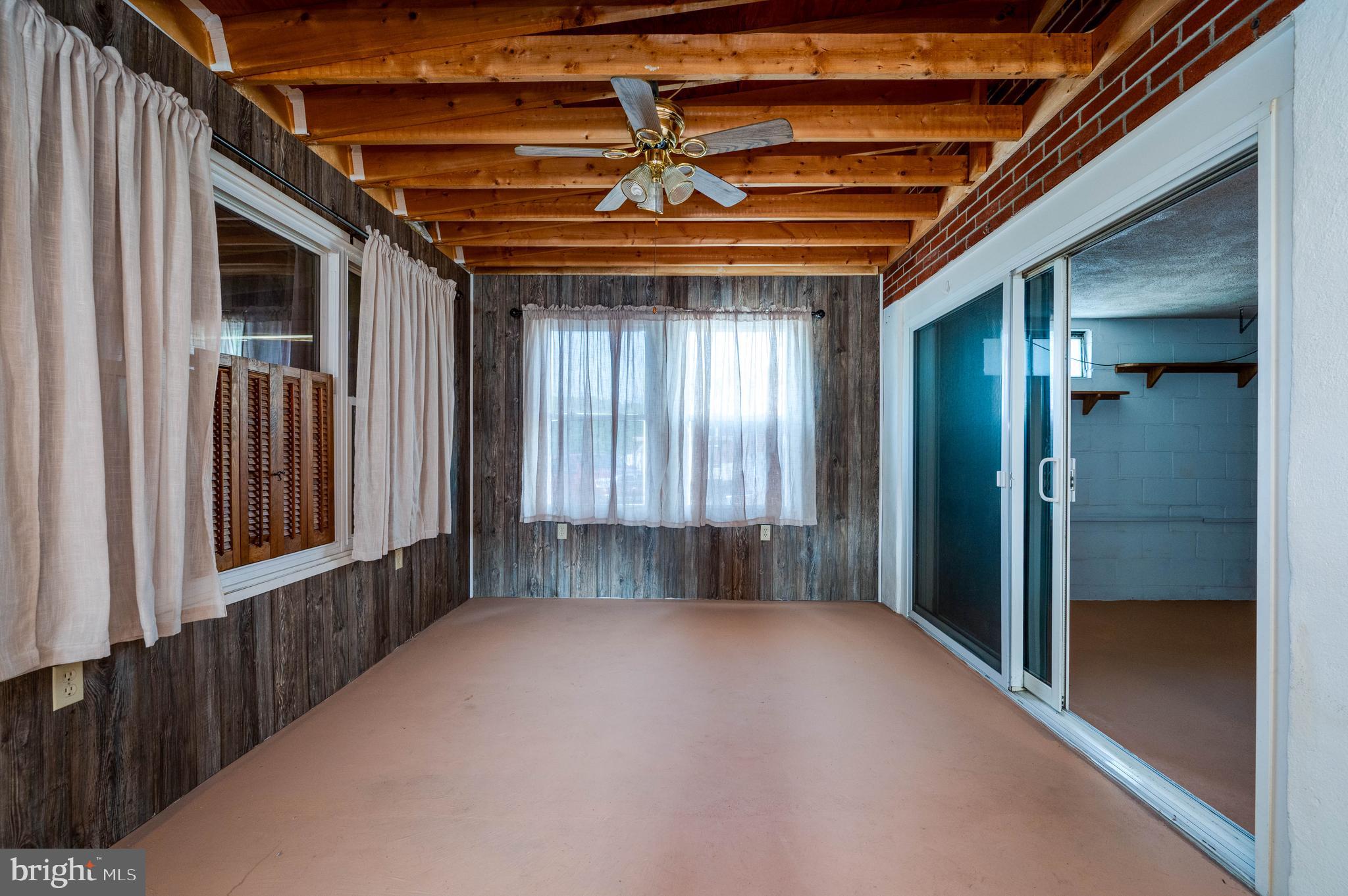 GOVERNORS POINTE - Residential