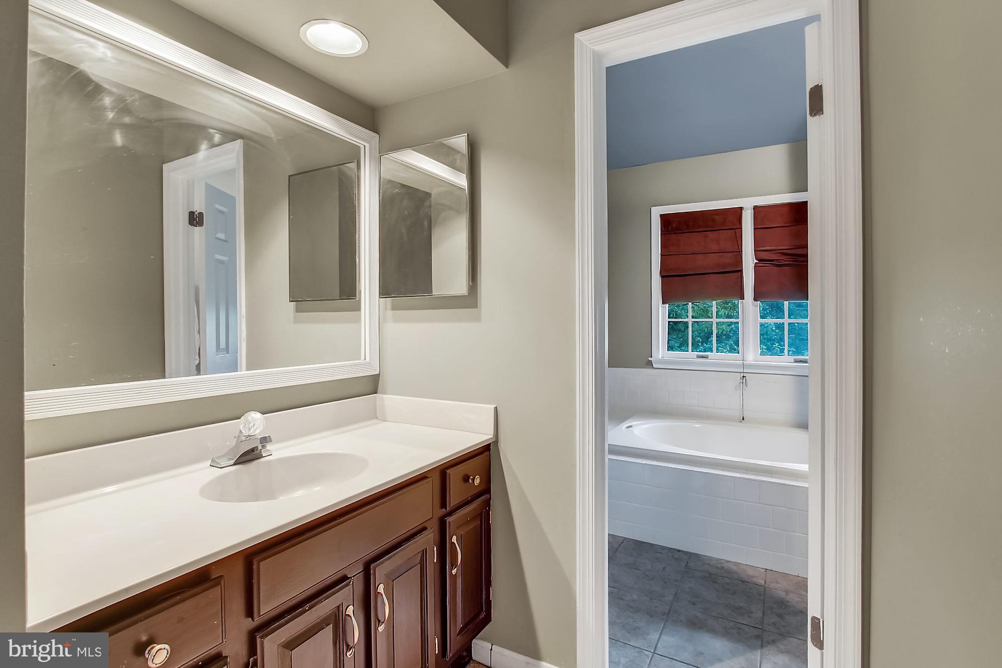 HAMPTON RIDGE - Residential