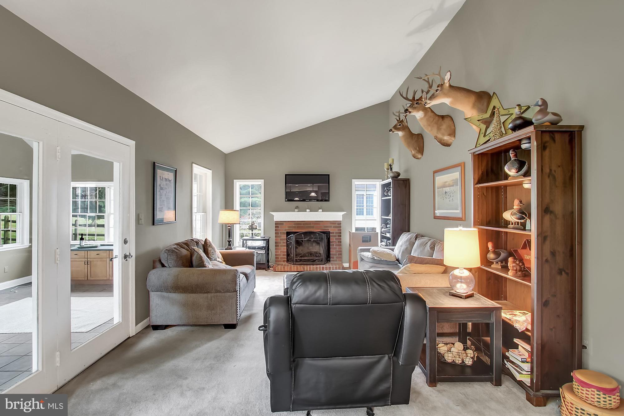 HAMPTON RIDGE - Residential