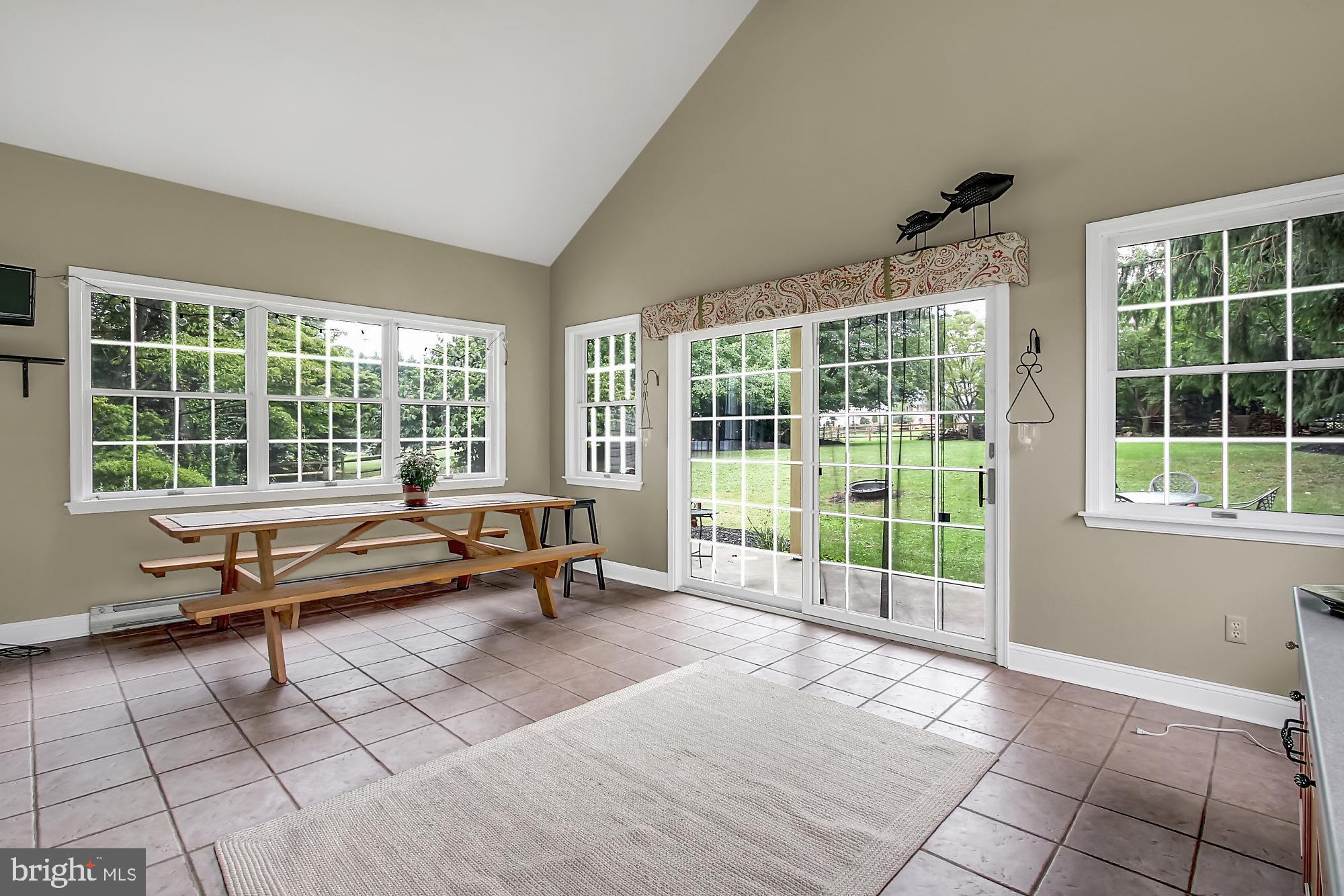 HAMPTON RIDGE - Residential