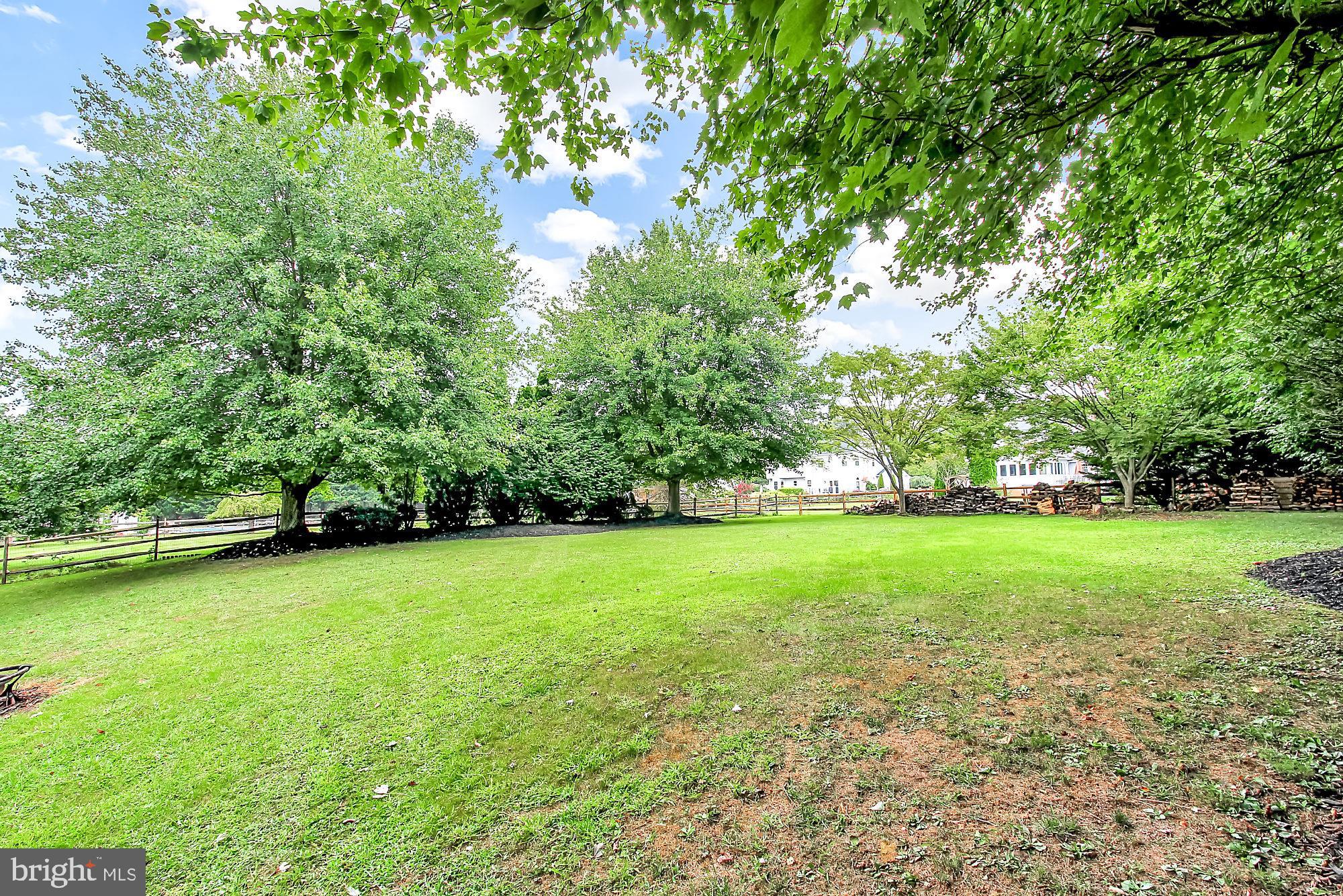 HAMPTON RIDGE - Residential