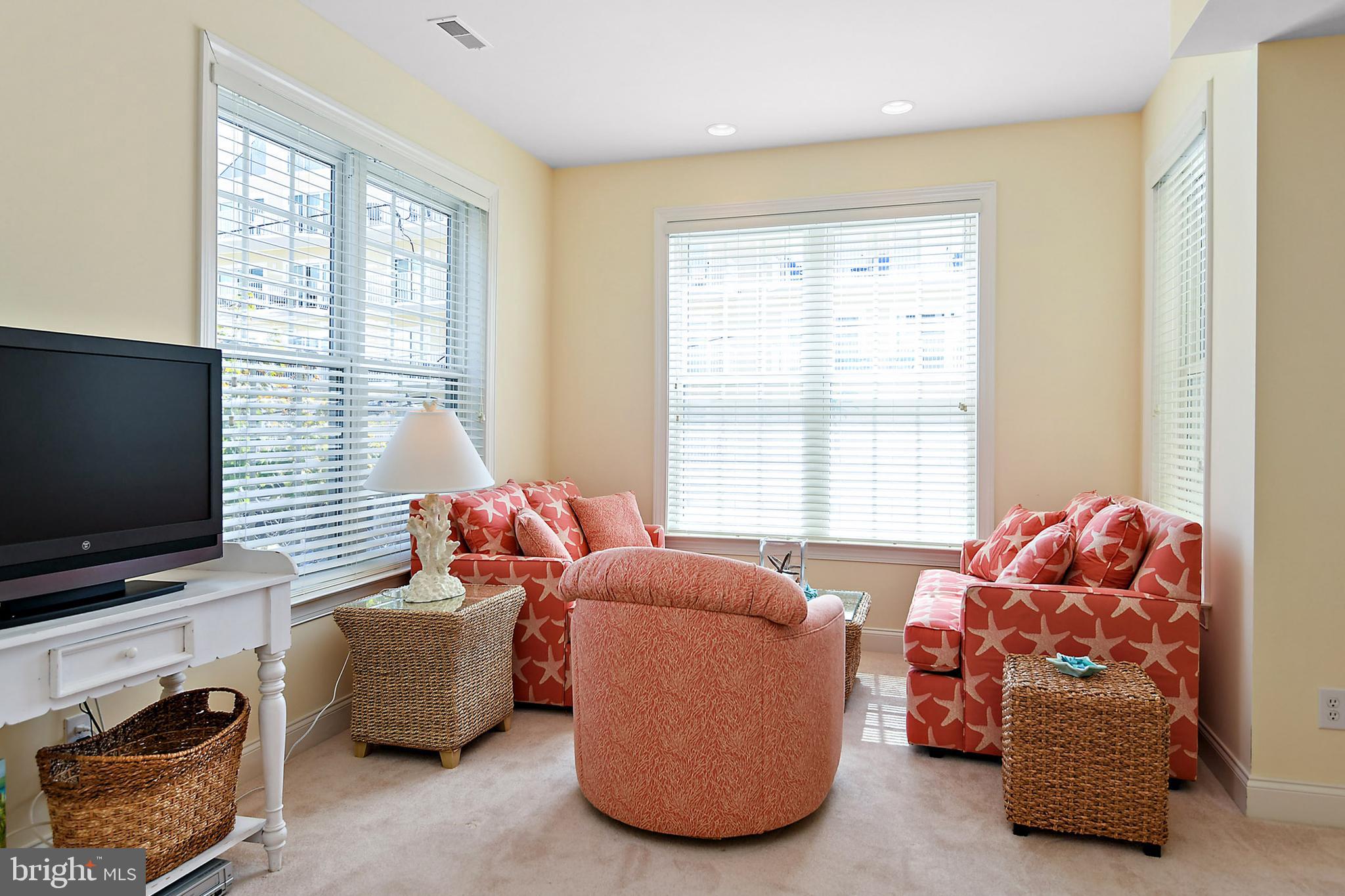 OCEANBAY CITY - Residential