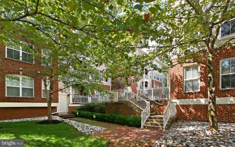 5108 DONOVAN DRIVE 404 ALEXANDRIA VA 22304