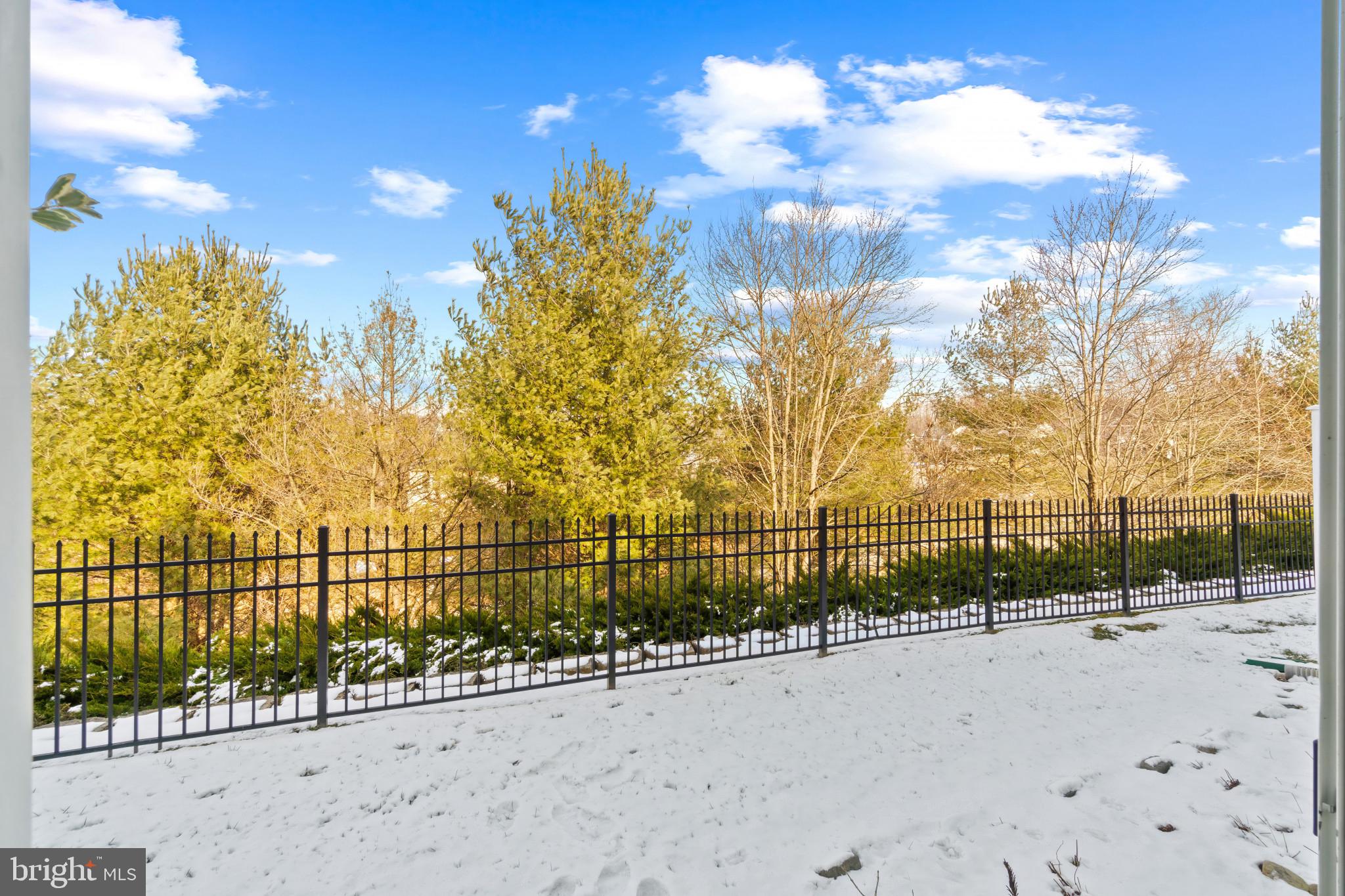 HEARTHSTONE AT VILLAGE CREST CONDOMINIUMS - Residential