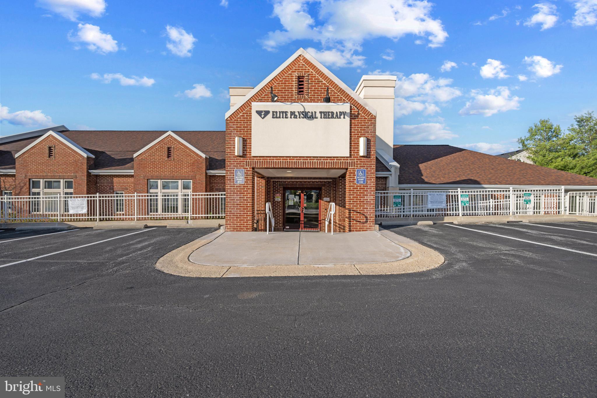 HEARTHSTONE AT VILLAGE CREST CONDOMINIUMS - Residential