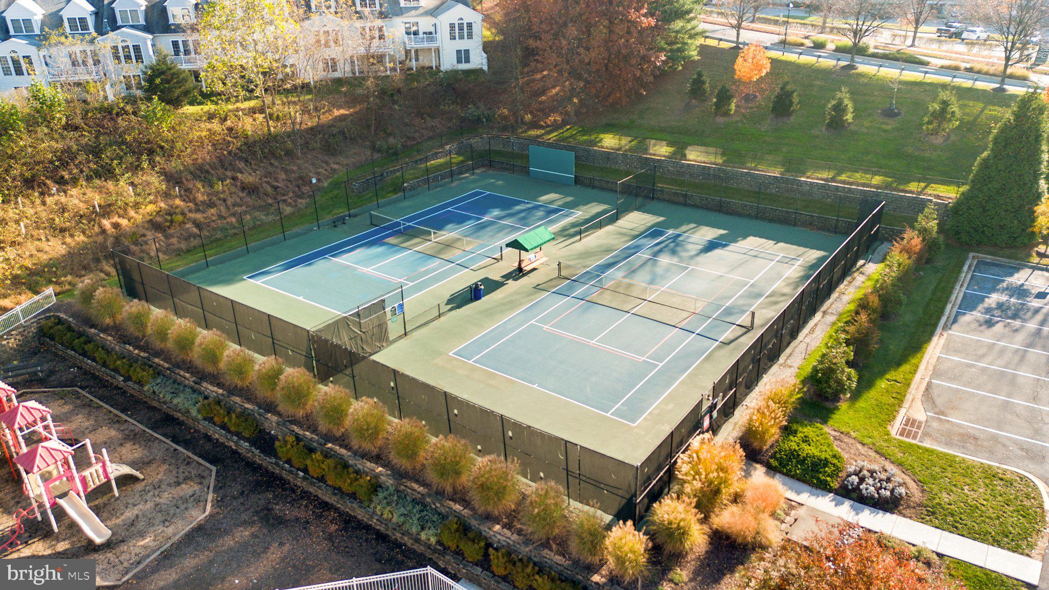 HEARTHSTONE AT VILLAGE CREST CONDOMINIUMS - Residential