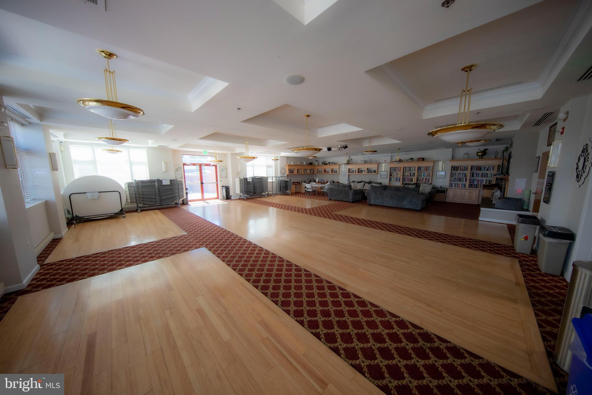 HEARTHSTONE AT VILLAGE CREST CONDOMINIUMS - Residential