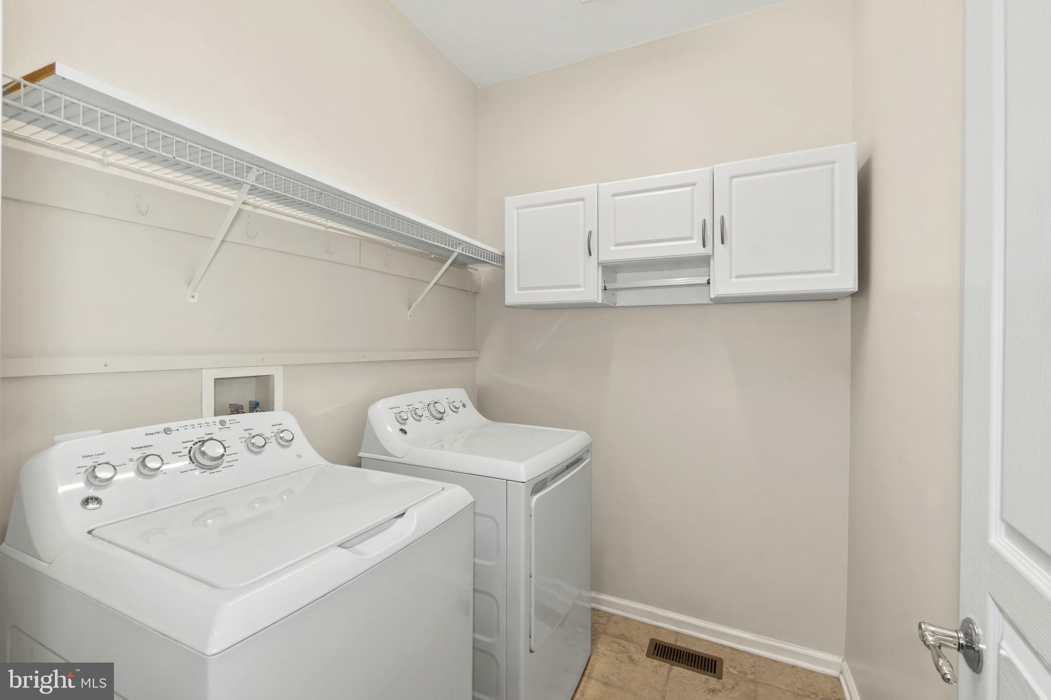 HEARTHSTONE AT VILLAGE CREST CONDOMINIUMS - Residential