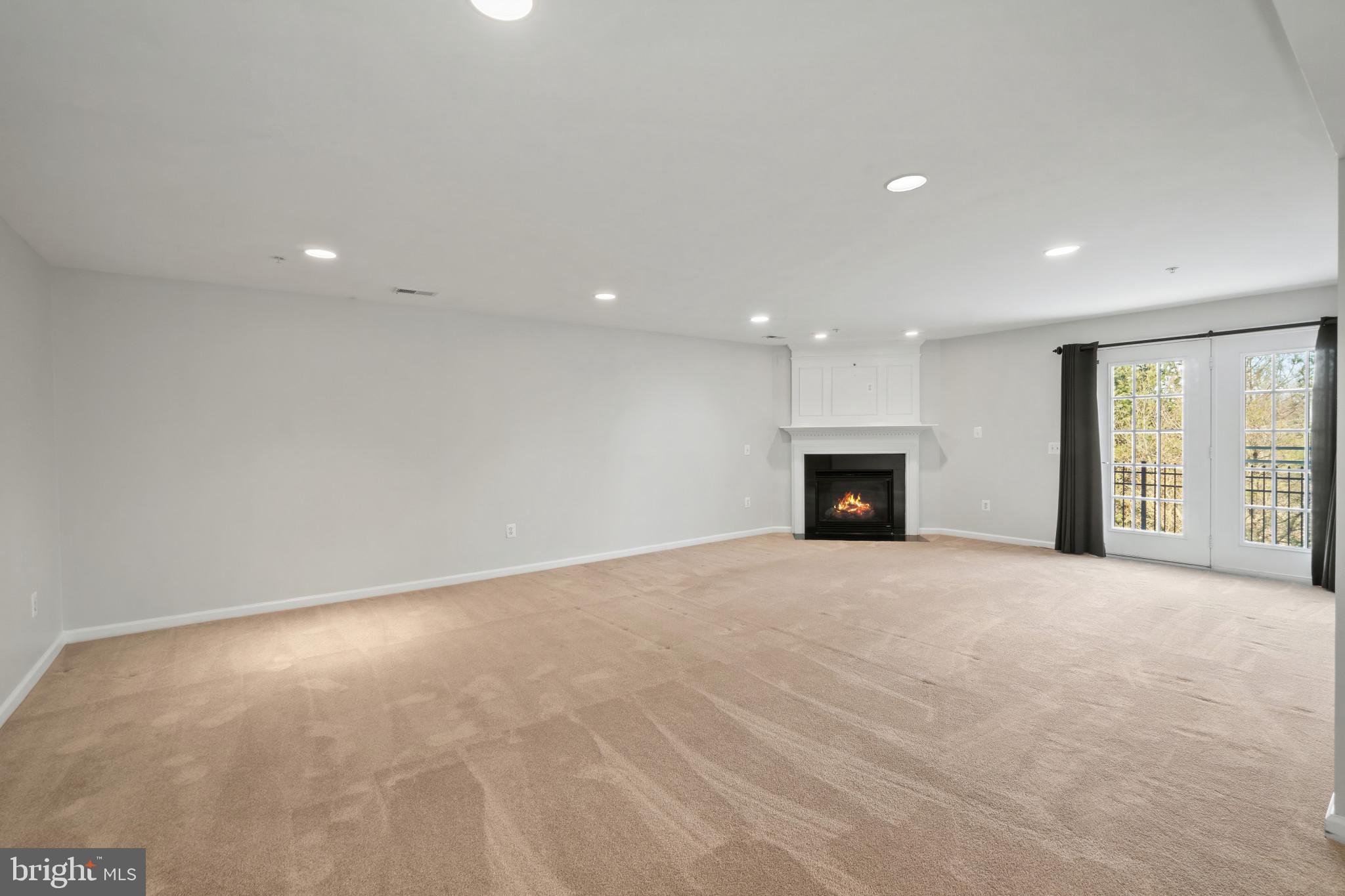 HEARTHSTONE AT VILLAGE CREST CONDOMINIUMS - Residential